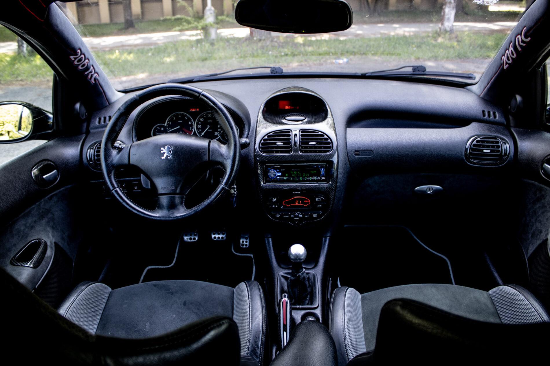 2003 Peugeot 206 RC, černá hatchback, 58 219 km