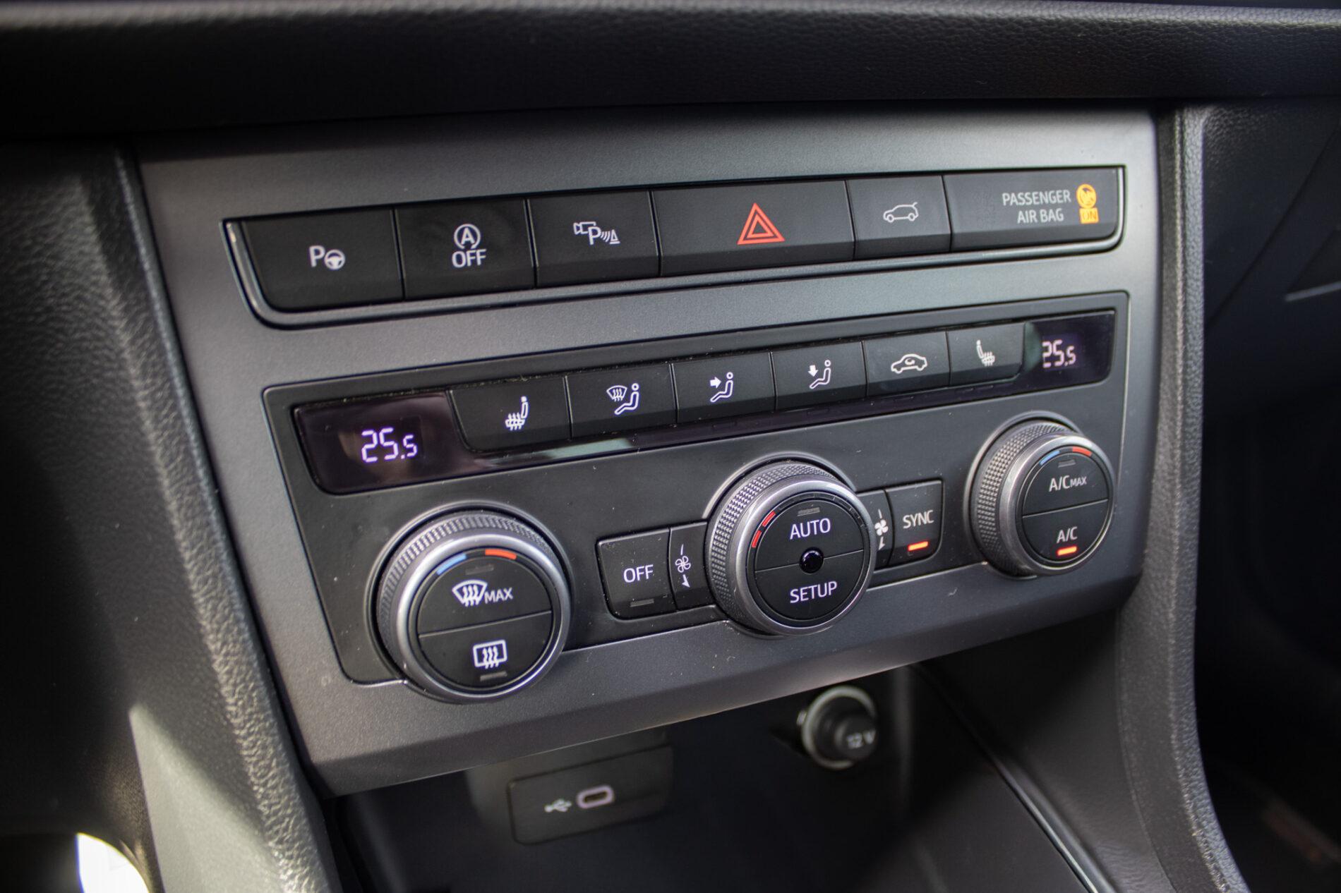2020 Cupra Ateca VZ, šedá kombi, 146 833 km