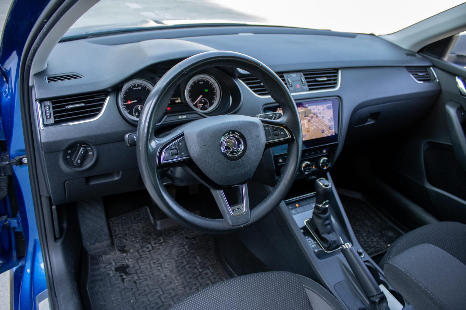 2019 Skoda Octavia RS, modrá kombi, 256 013 km