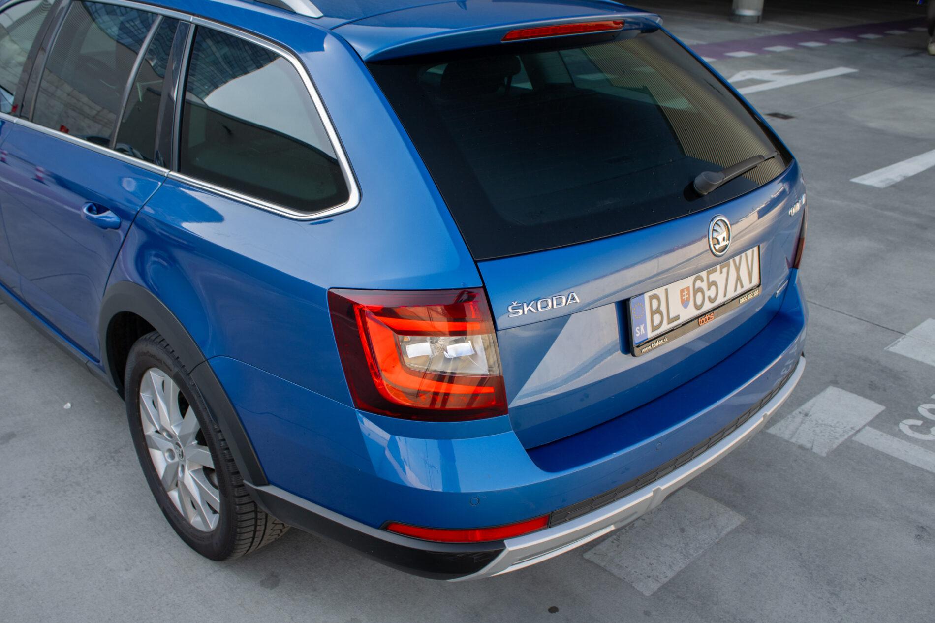2019 Skoda Octavia RS, modrá kombi, 256 013 km