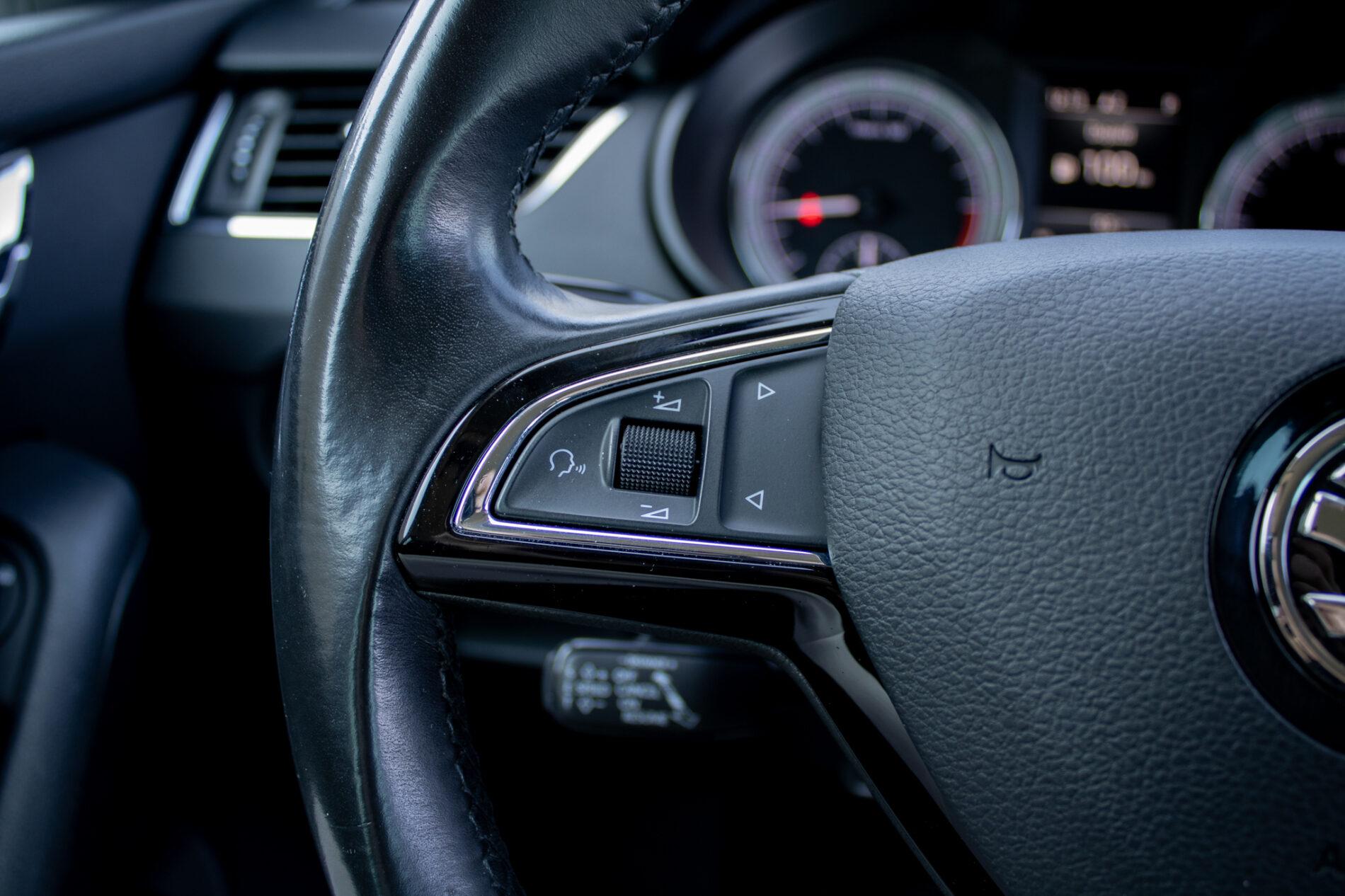 2019 Skoda Octavia RS, modrá kombi, 256 013 km
