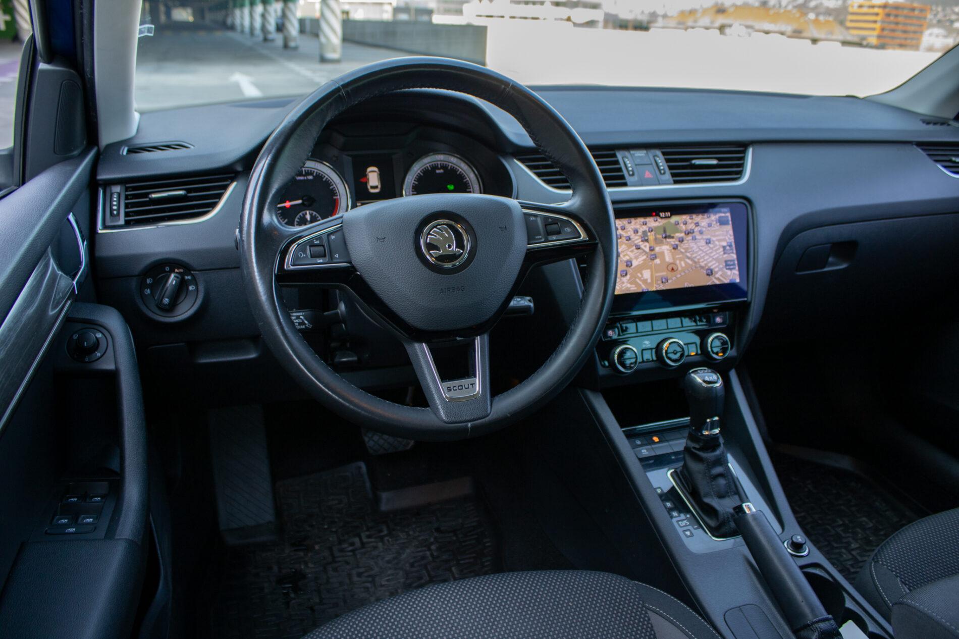 2019 Skoda Octavia RS, modrá kombi, 256 013 km