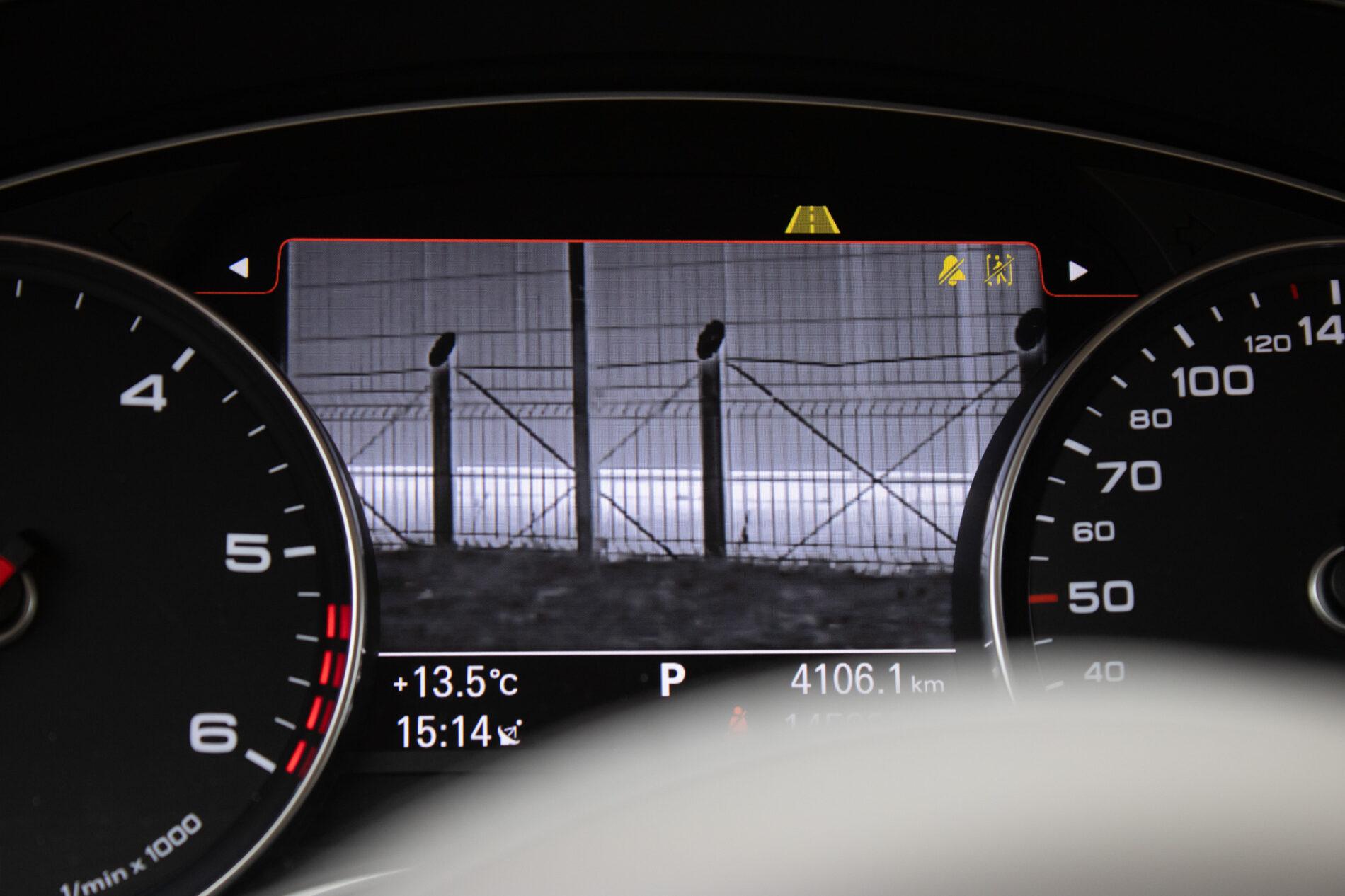 2013 AUDI A6, šedá sedan, 145 933 km