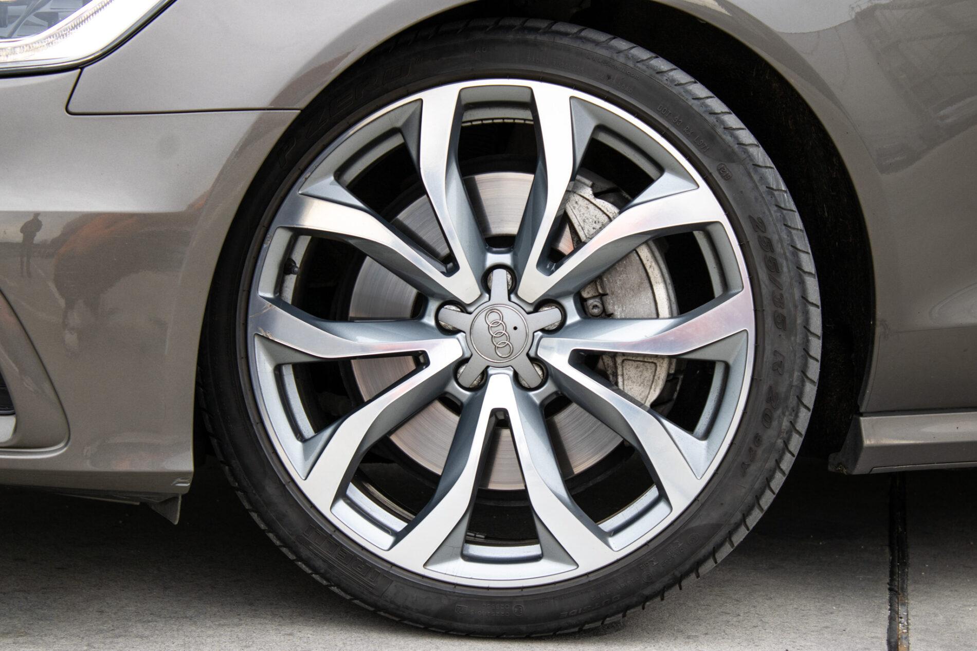 2013 AUDI A6, šedá sedan, 145 933 km
