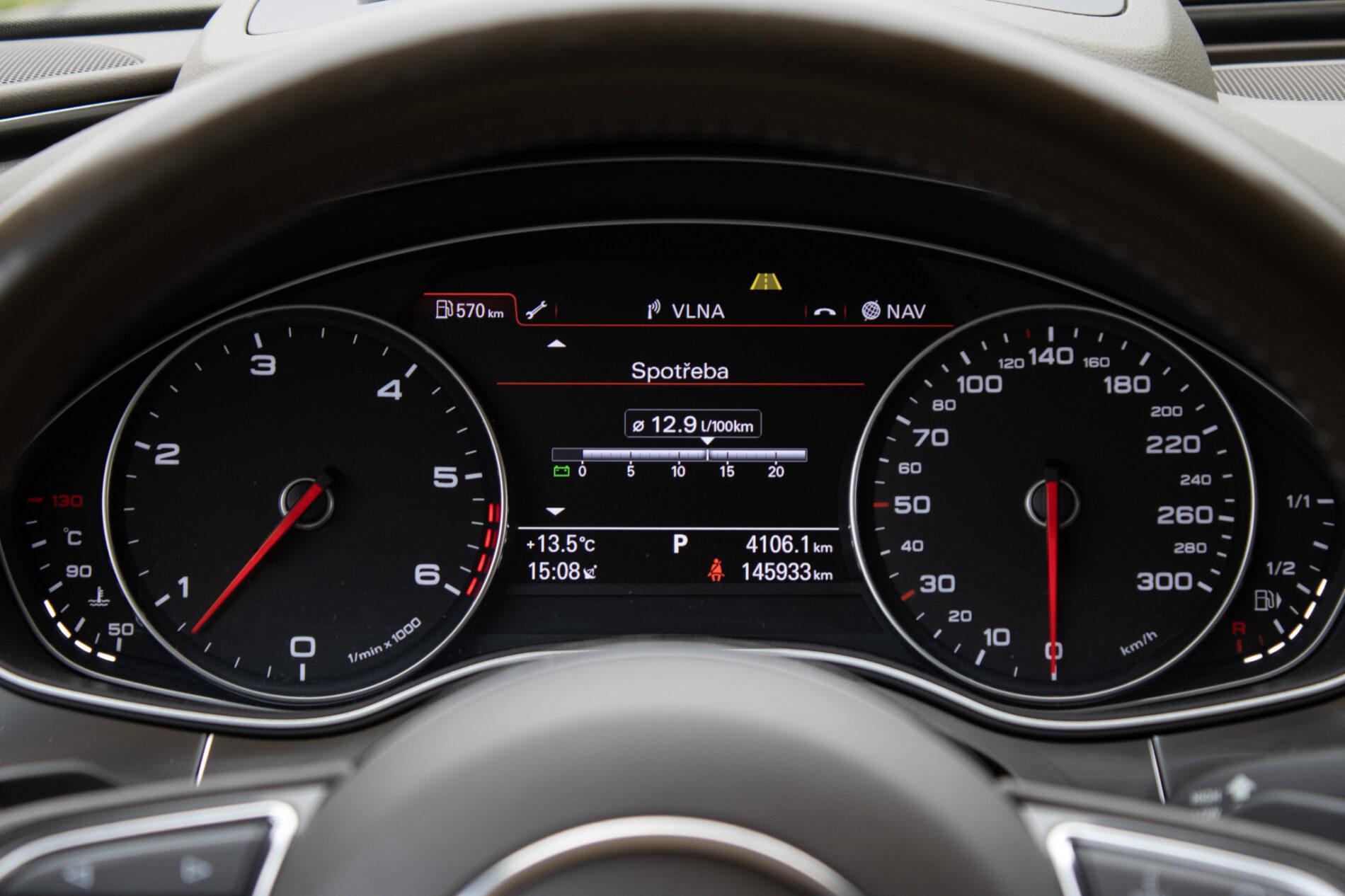 2013 AUDI A6, šedá sedan, 145 933 km