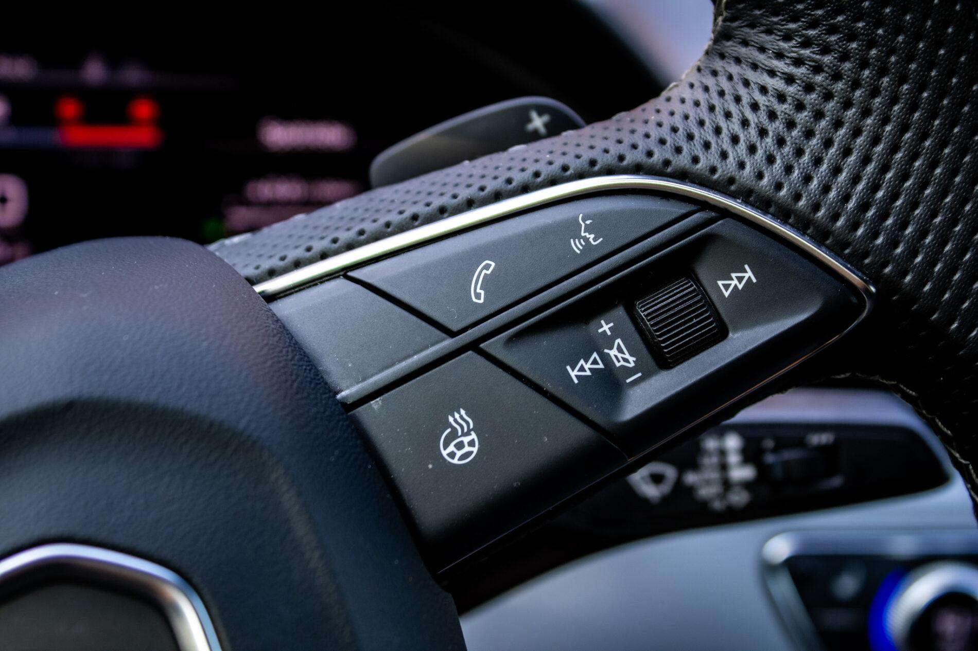 2023 AUDI S5, modrá hatchback, 22 564 km
