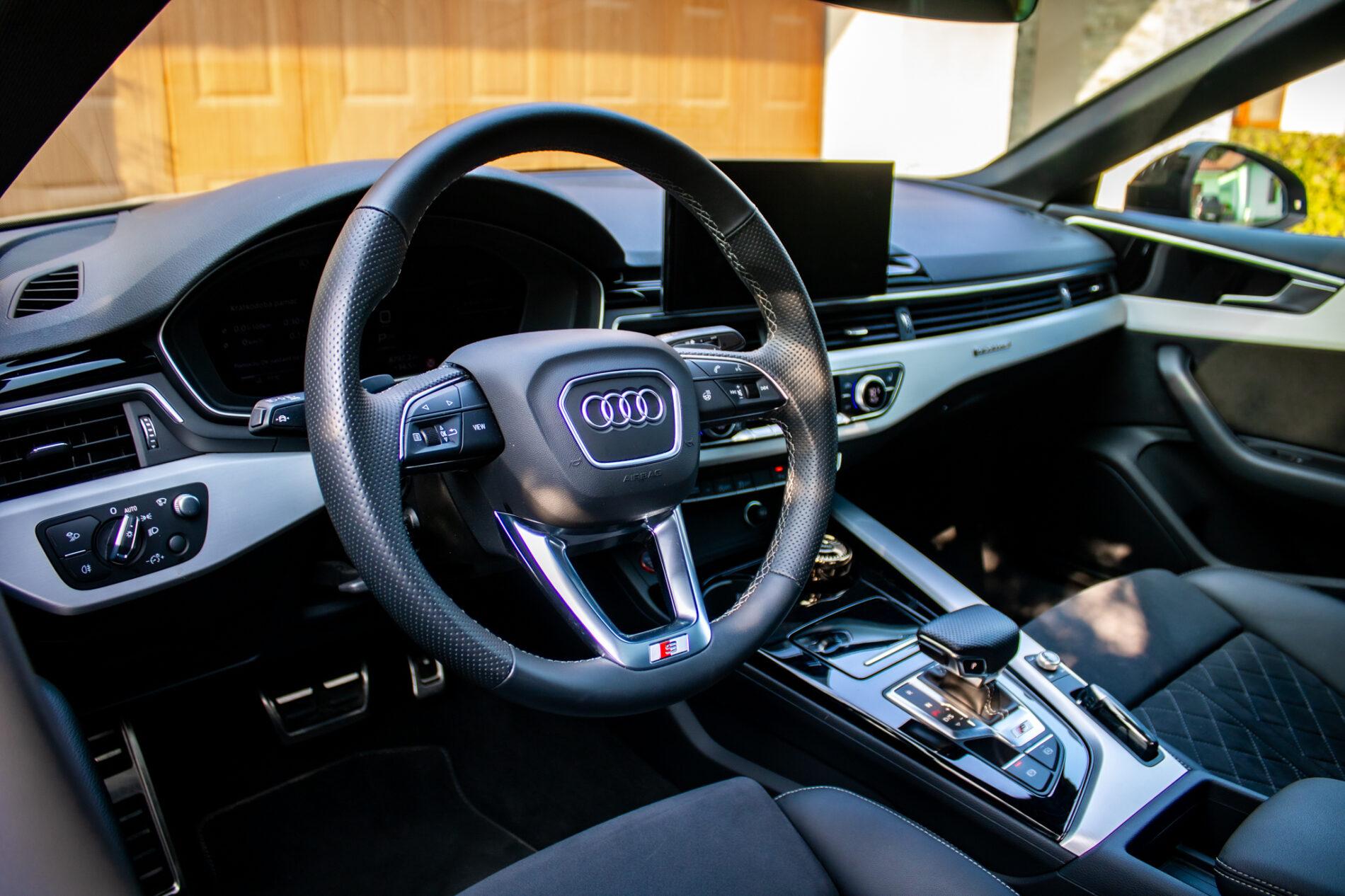 2023 AUDI S5, modrá hatchback, 22 564 km
