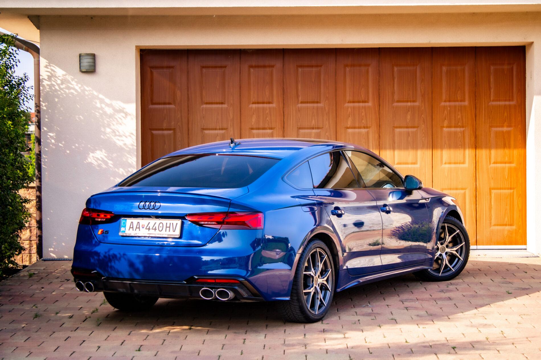 2023 AUDI S5, modrá hatchback, 22 564 km