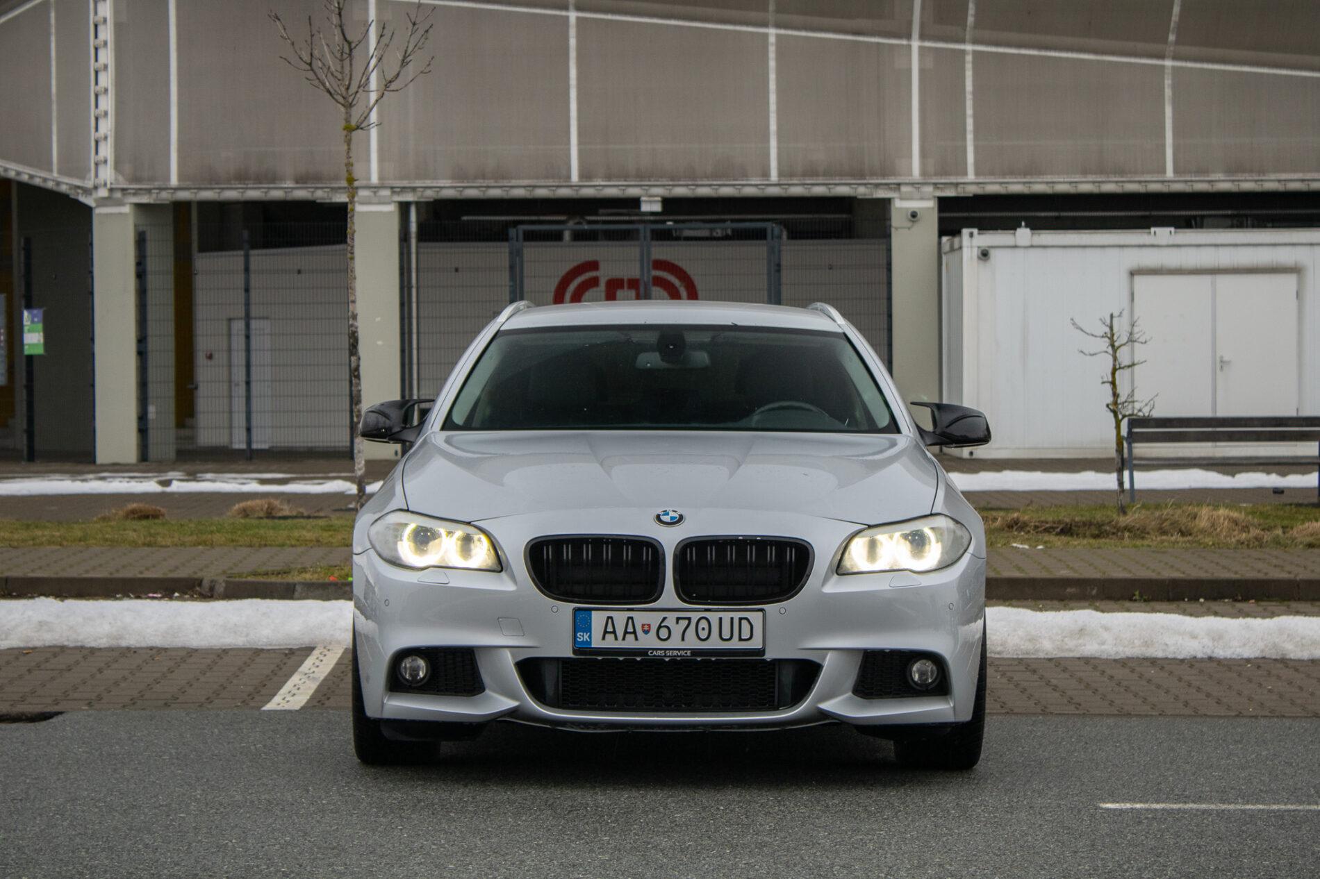 2012 BMW 530d, stříbrná kombi, 269 675 km