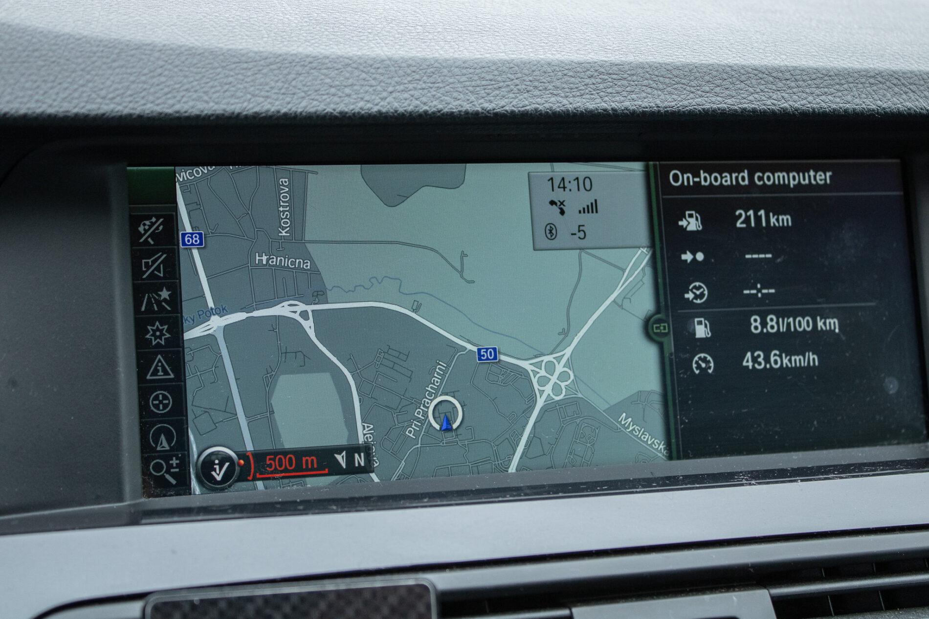 2012 BMW 530d, stříbrná kombi, 269 675 km