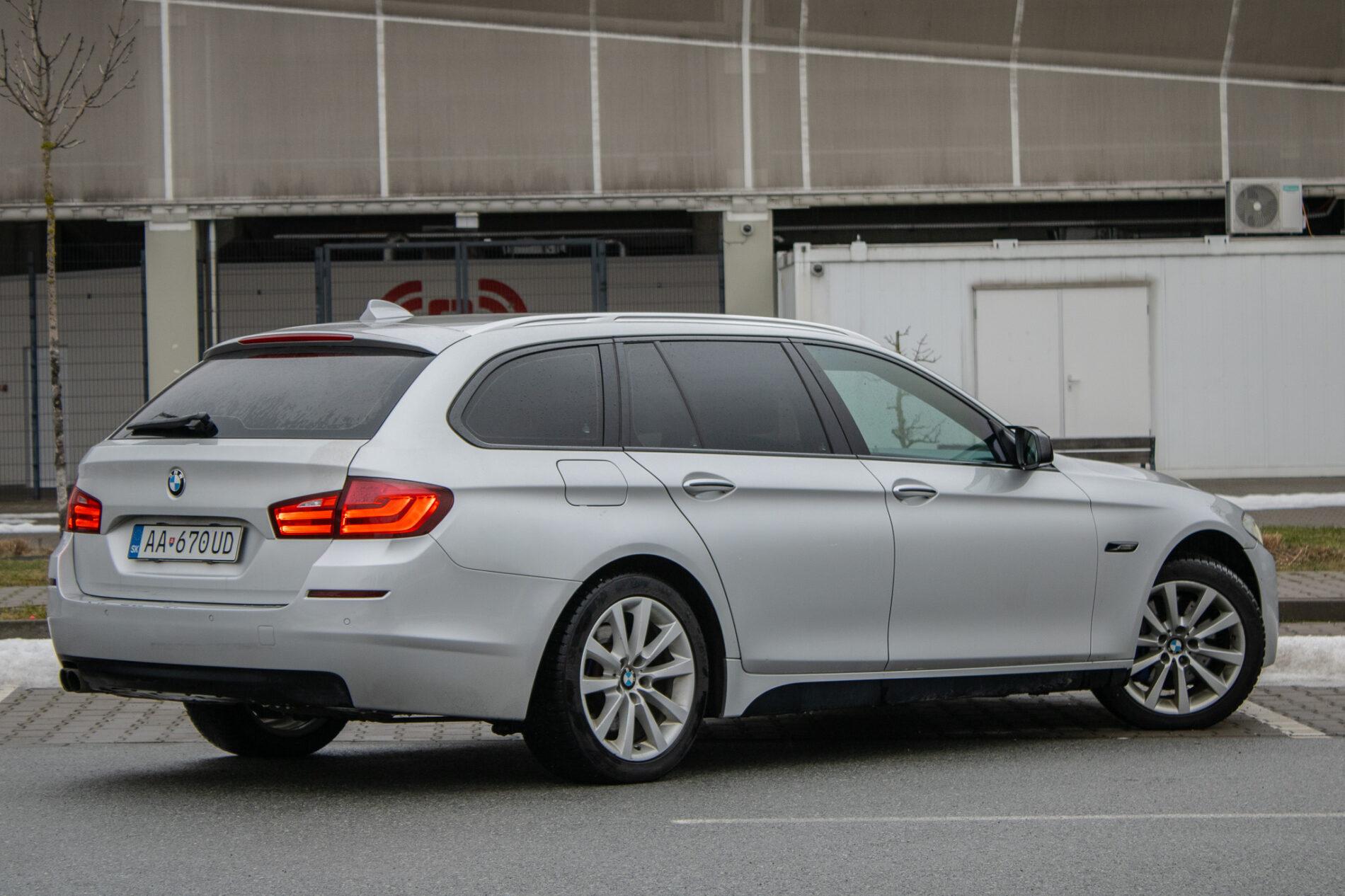 2012 BMW 530d, stříbrná kombi, 269 675 km
