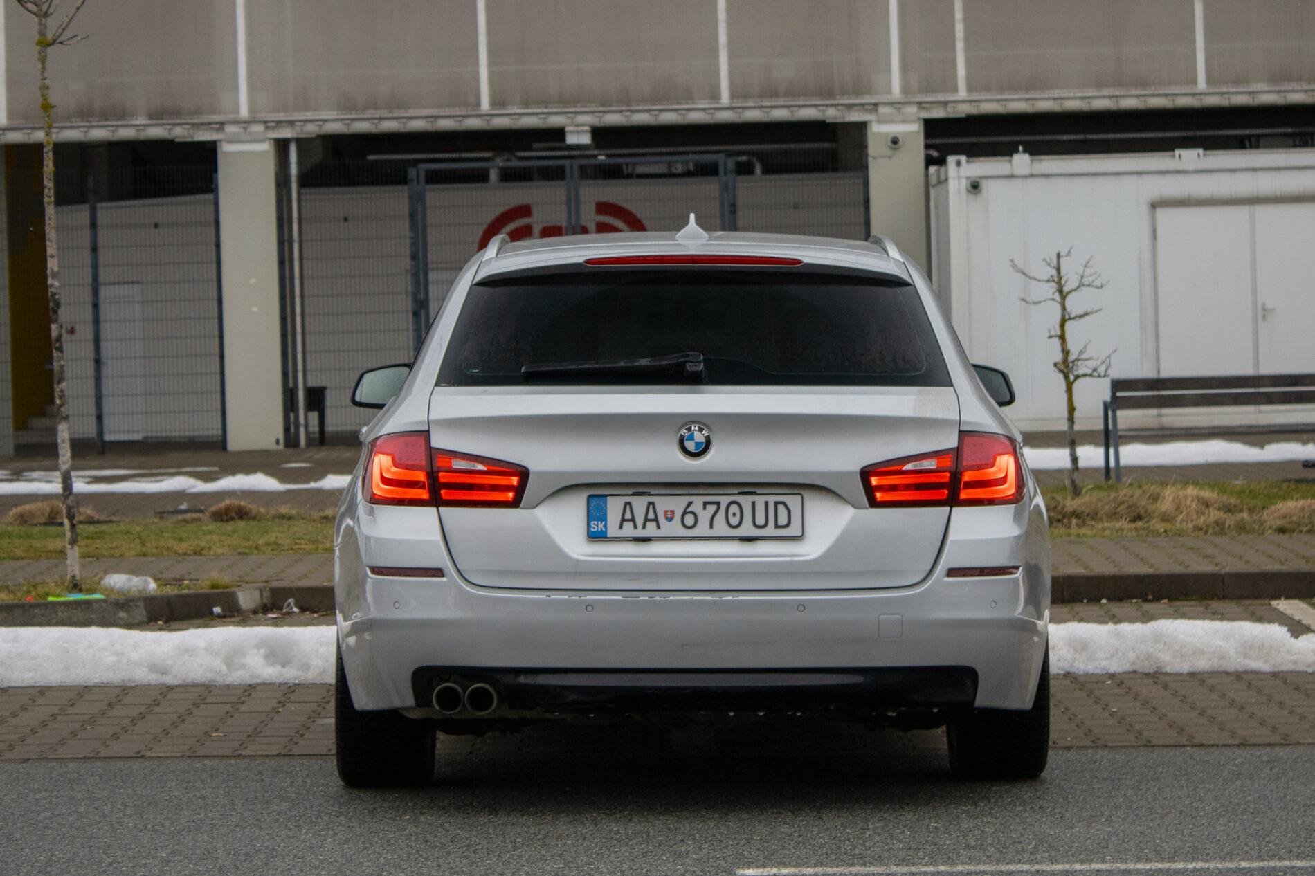 2012 BMW 530d, stříbrná kombi, 269 675 km