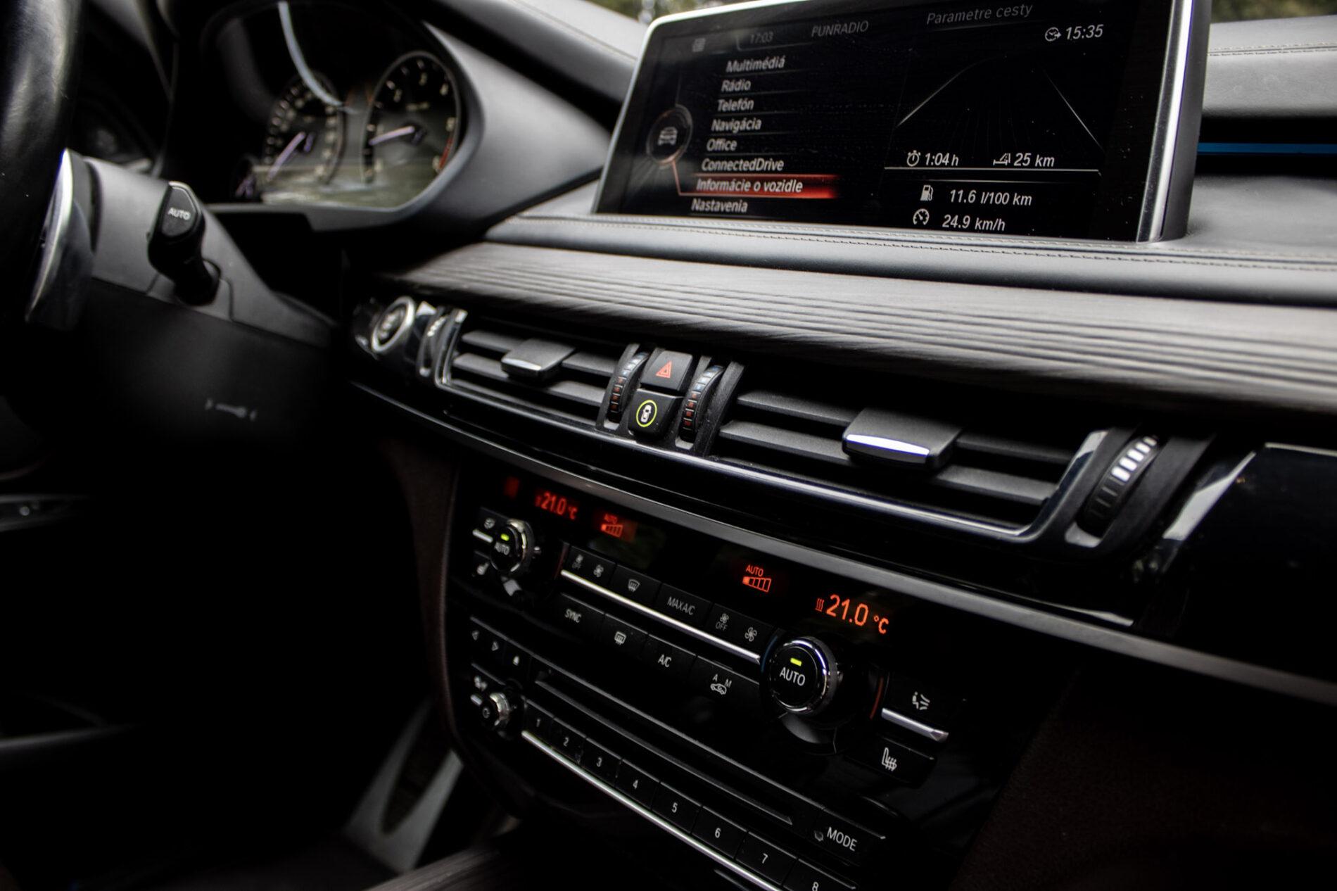 2014 BMW X5 M50d, šedá suv, 219 746 km