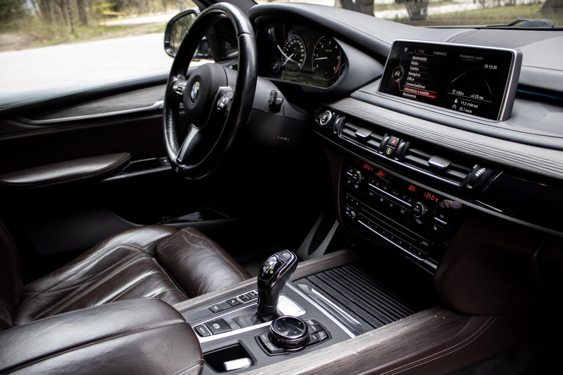2014 BMW X5 M50d, šedá suv, 219 746 km
