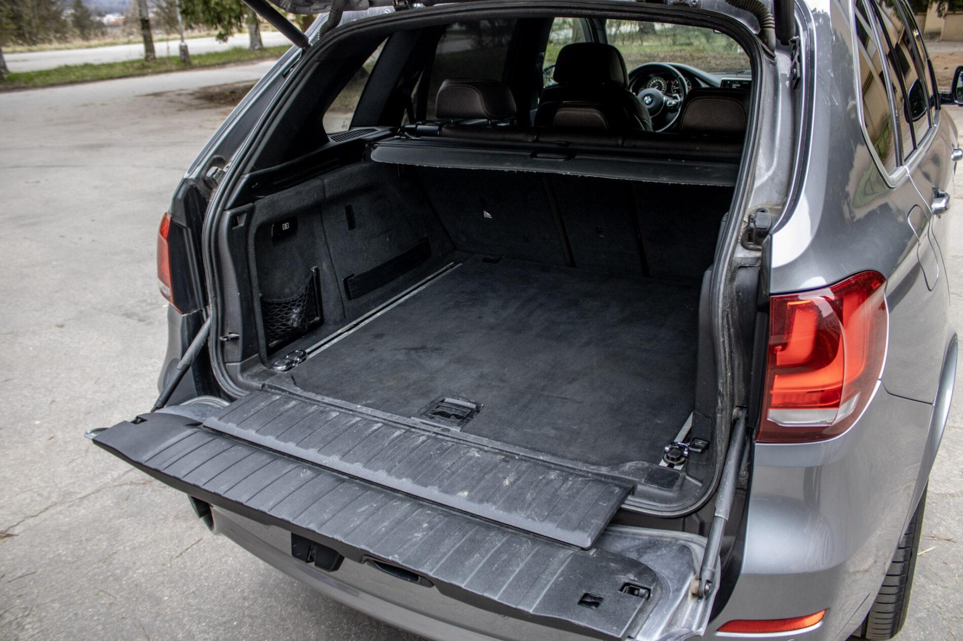 2014 BMW X5 M50d, šedá suv, 219 746 km