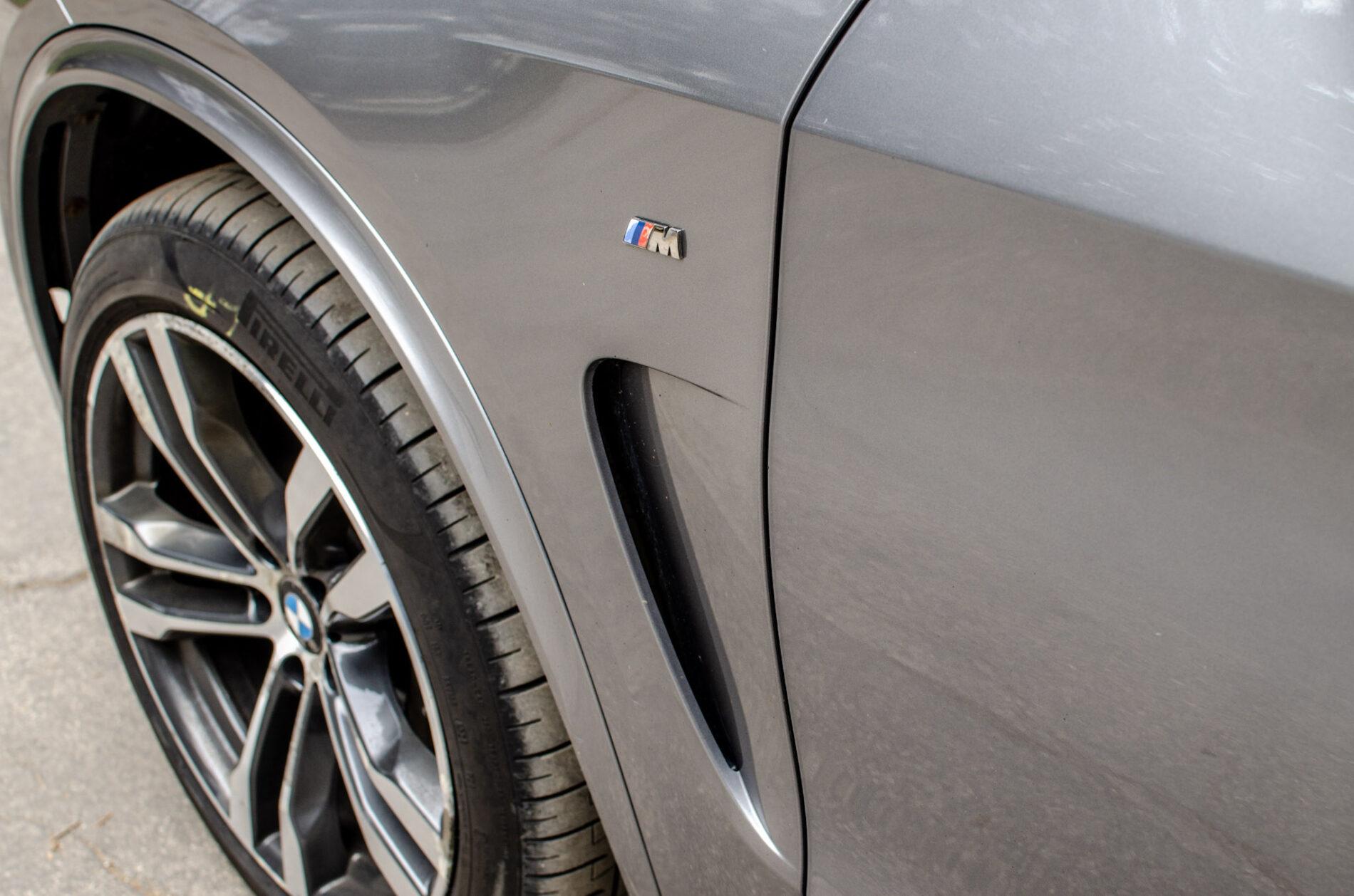 2014 BMW X5 M50d, šedá suv, 219 746 km