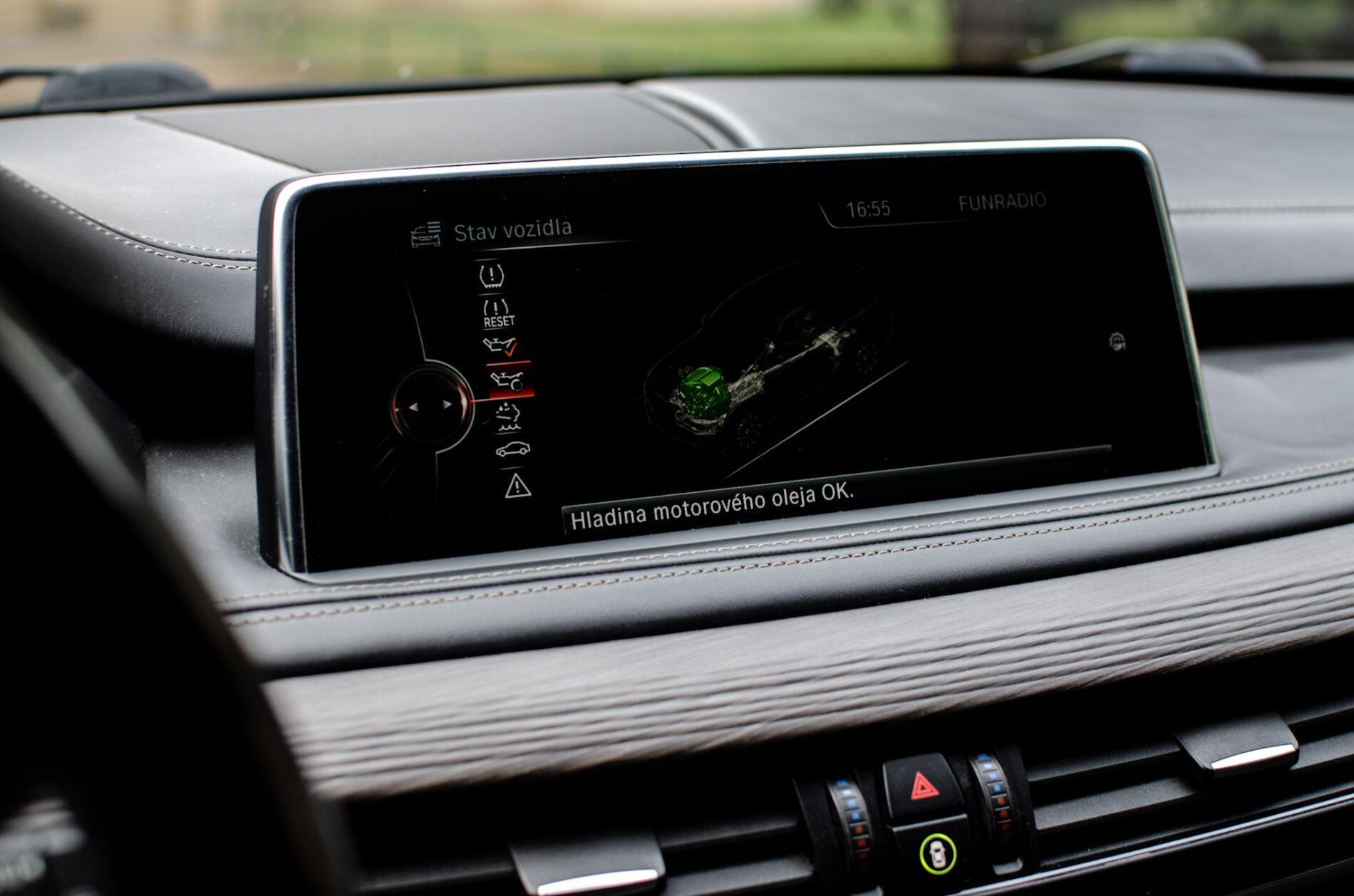 2014 BMW X5 M50d, šedá suv, 219 746 km