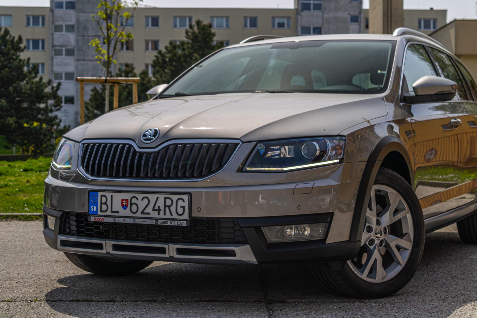 2016 Skoda Octavia RS, hnědá kombi, 228 663 km
