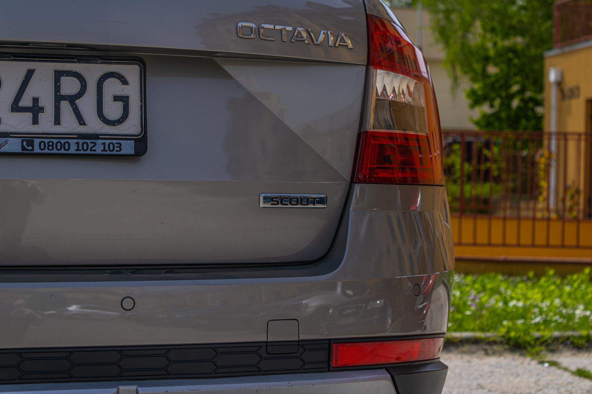 2016 Skoda Octavia RS, hnědá kombi, 228 663 km