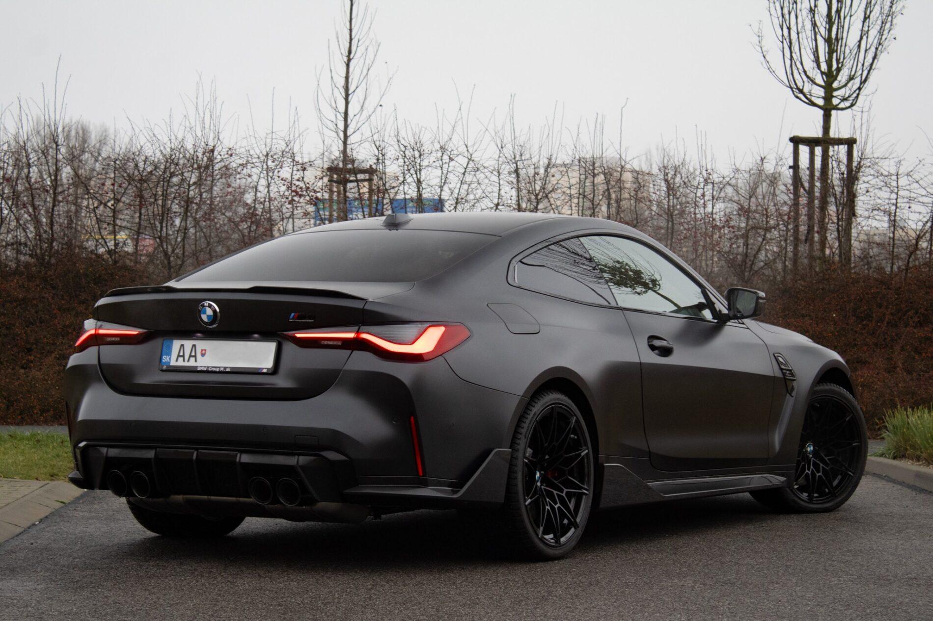 2023 BMW M4, šedá kupé, 9 194 km