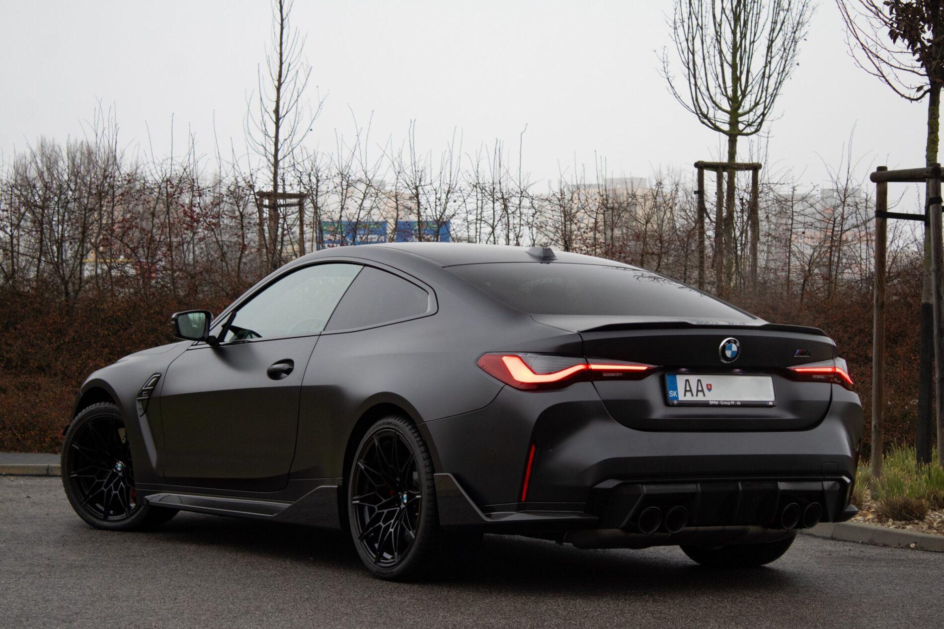 2023 BMW M4, šedá kupé, 9 194 km