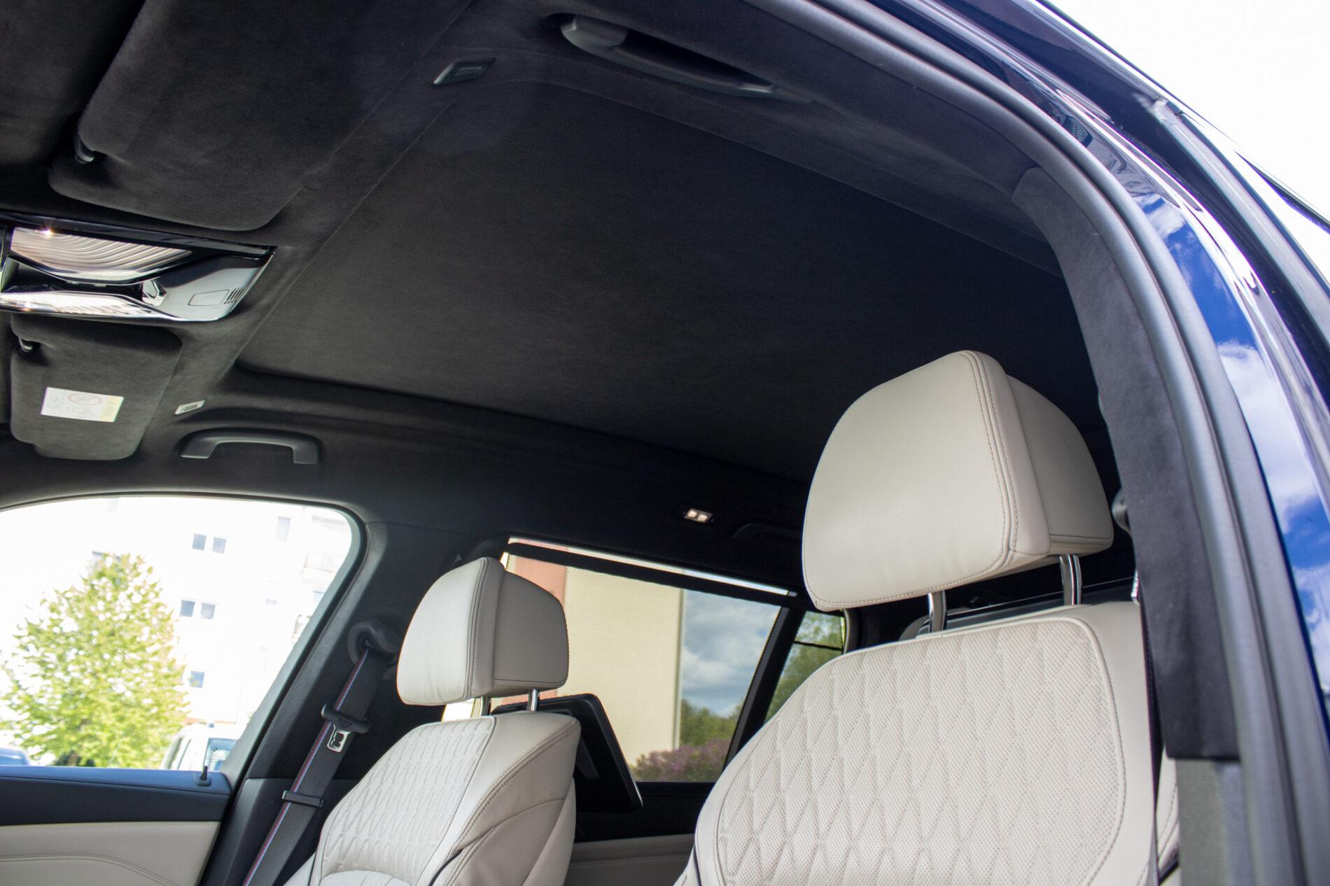 2021 BMW X7 M50i, modrá suv, 154 649 km