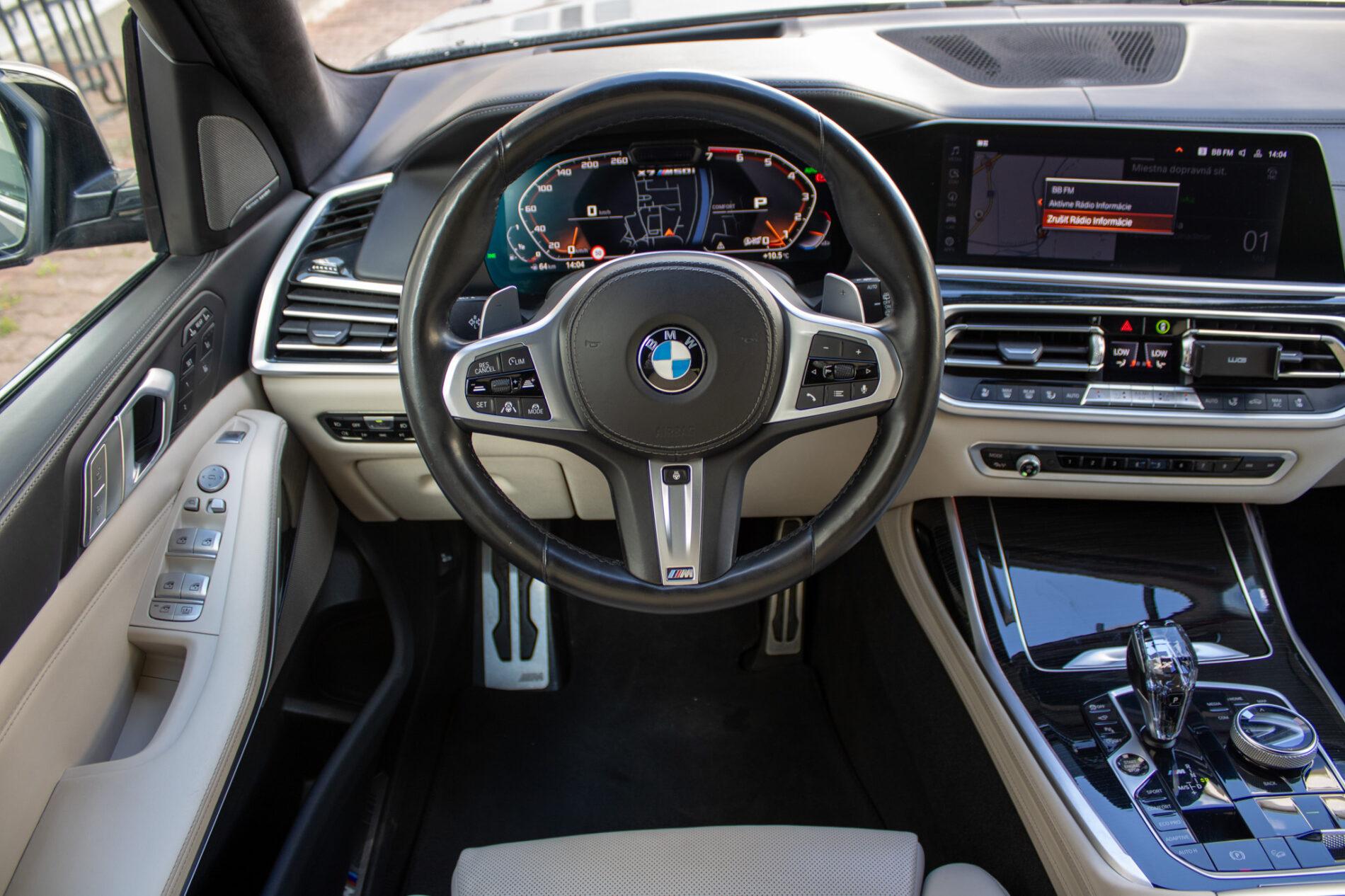 2021 BMW X7 M50i, modrá suv, 154 649 km