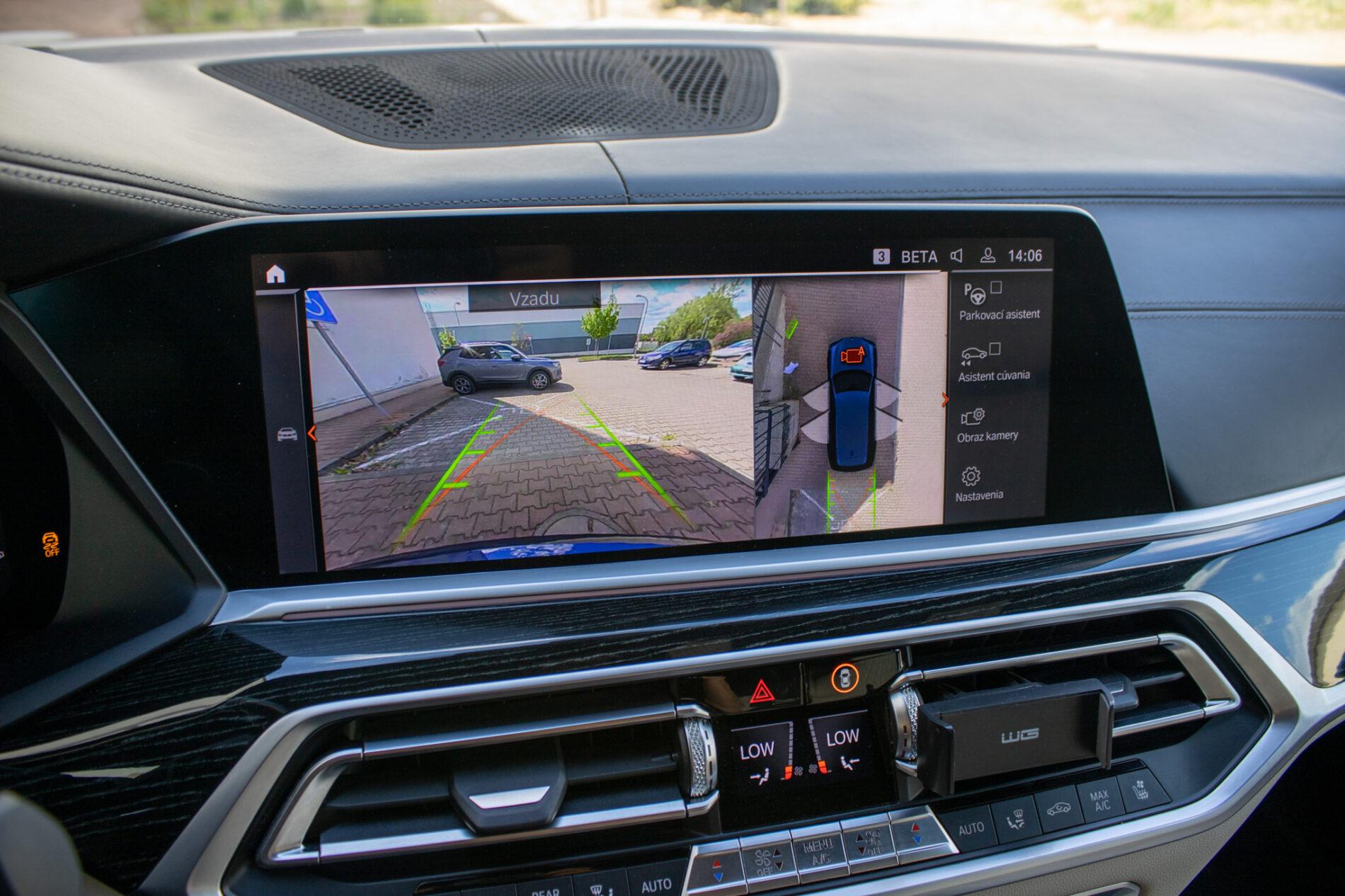 2021 BMW X7 M50i, modrá suv, 154 649 km