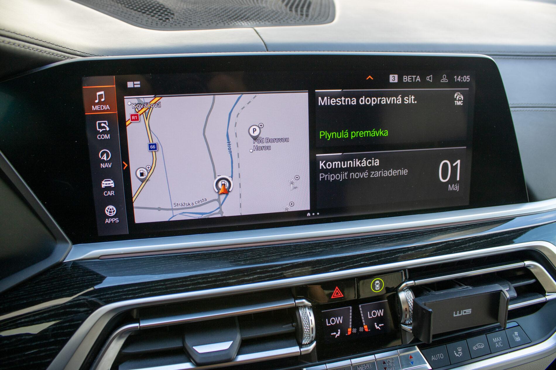 2021 BMW X7 M50i, modrá suv, 154 649 km