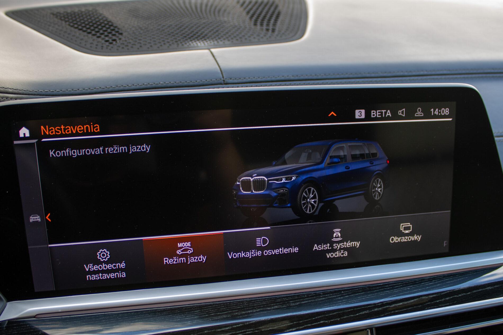 2021 BMW X7 M50i, modrá suv, 154 649 km