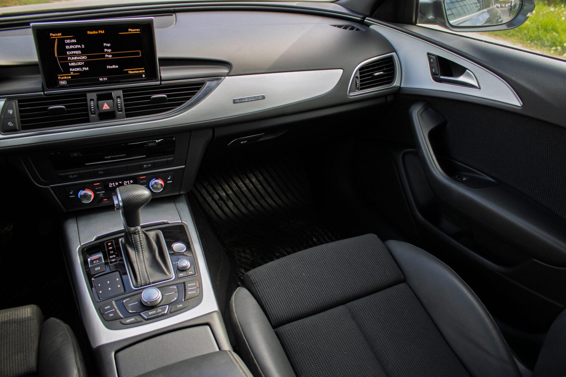 2012 AUDI A6, šedá kombi, 131 618 km