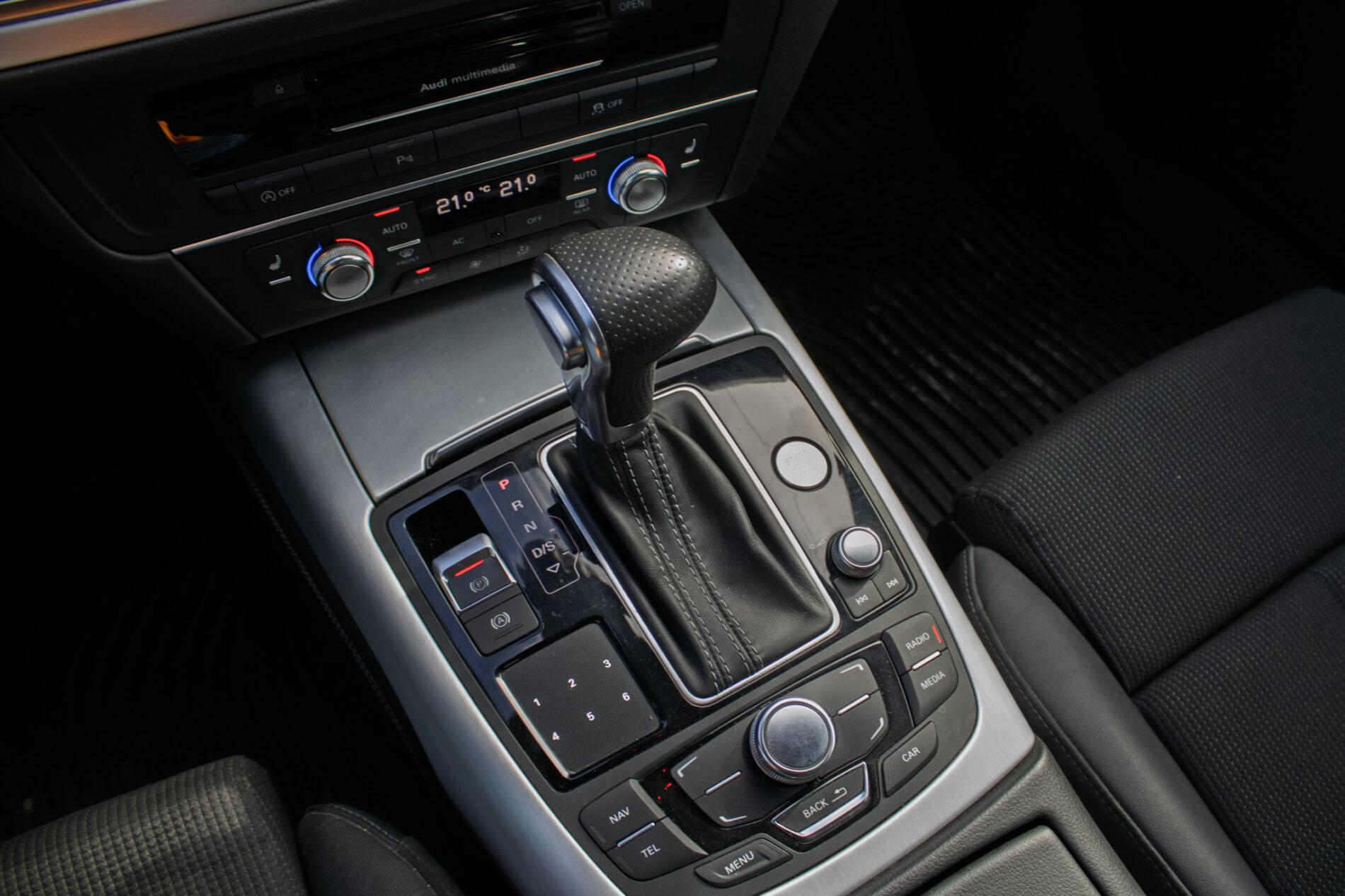 2012 AUDI A6, šedá kombi, 131 618 km