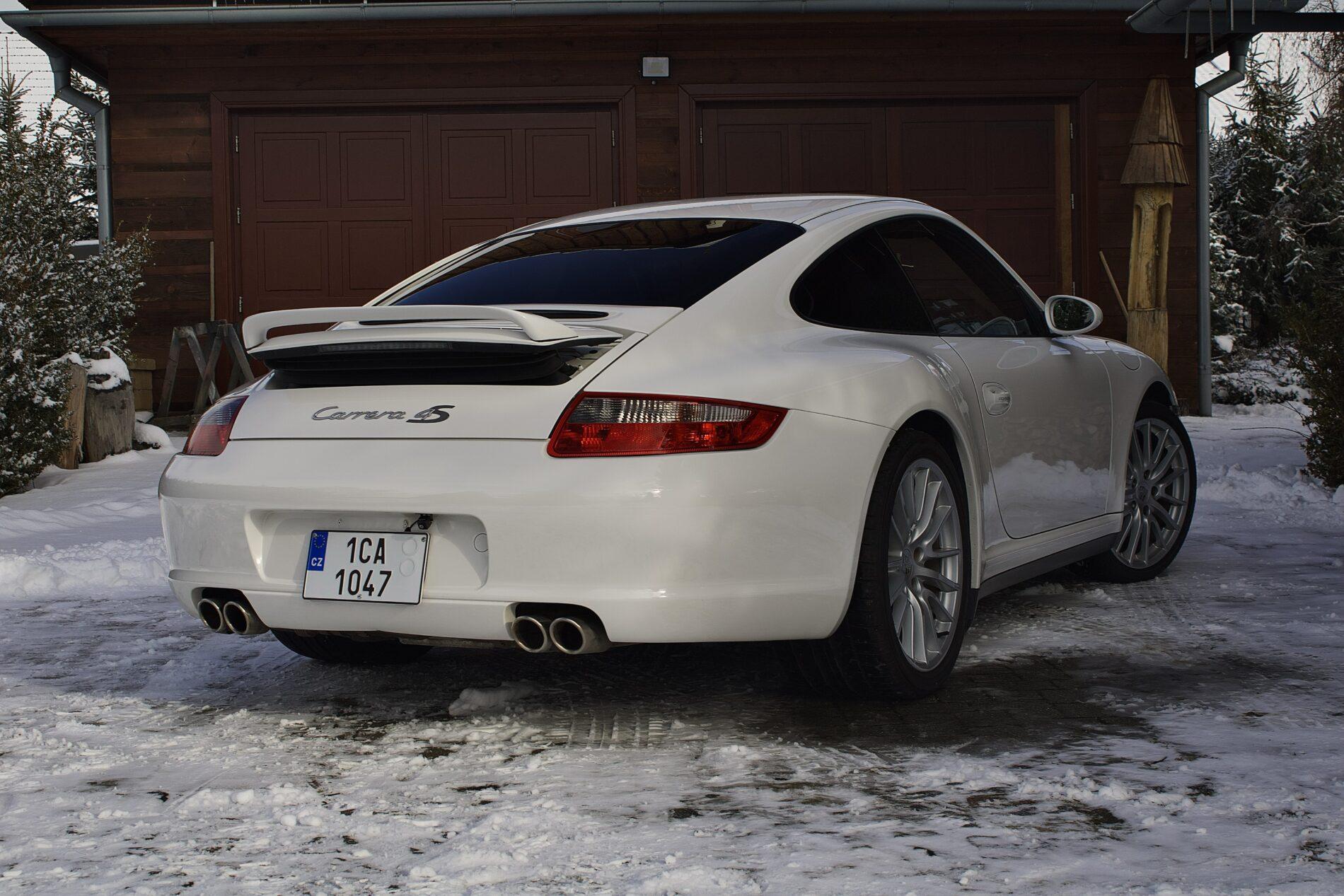 2008 Porsche 997 Carrera S, bílá kupé, 83 929 km