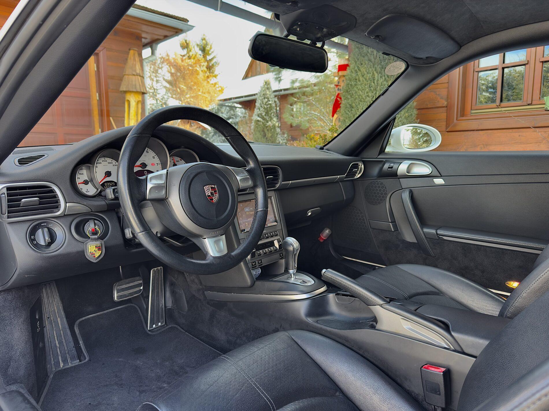2008 Porsche 997 Carrera S, bílá kupé, 83 929 km