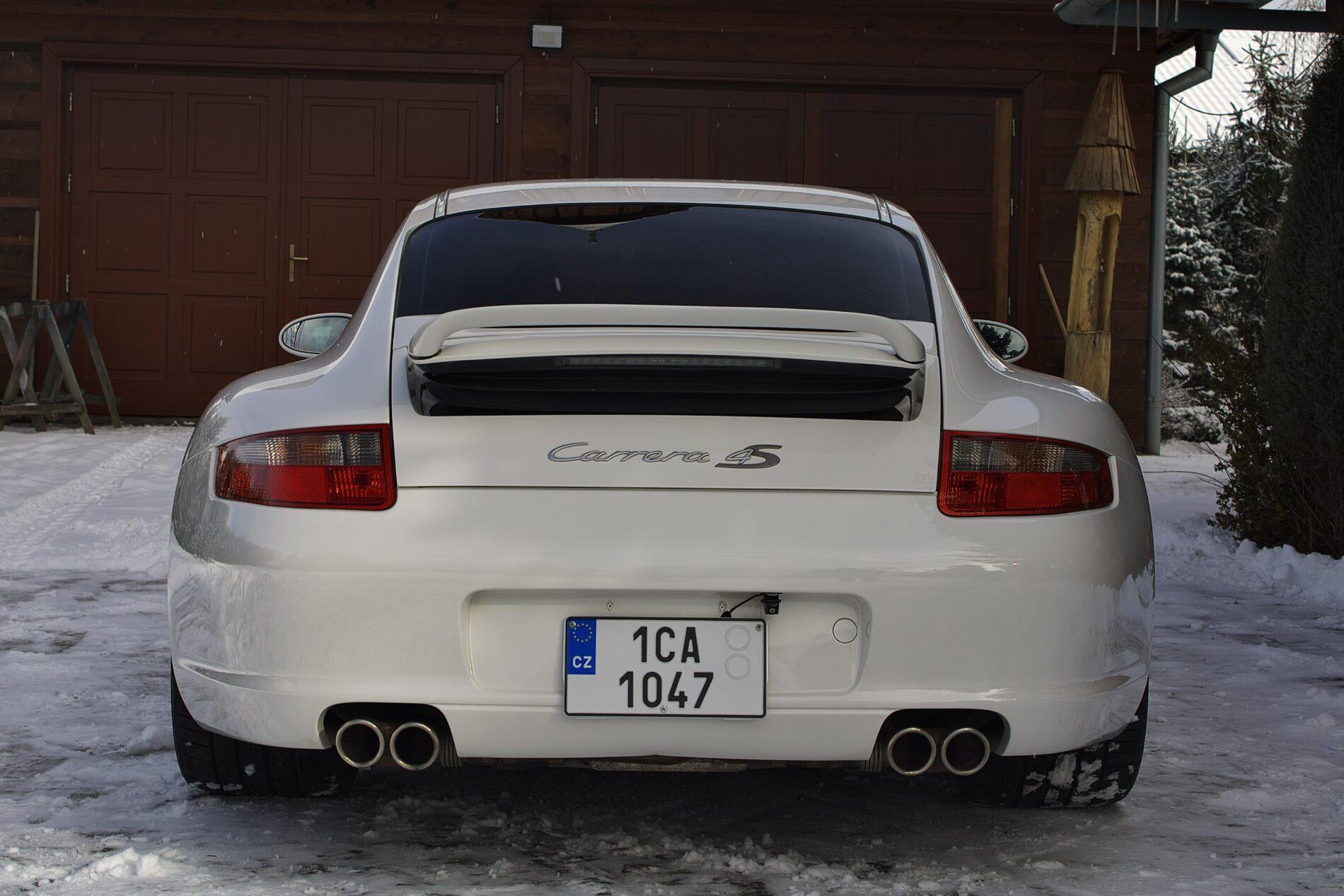 2008 Porsche 997 Carrera S, bílá kupé, 83 929 km