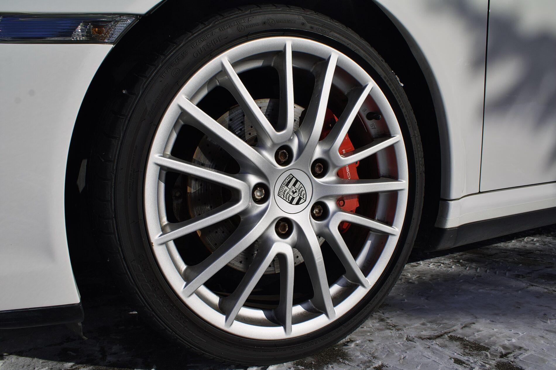 2008 Porsche 997 Carrera S, bílá kupé, 83 929 km