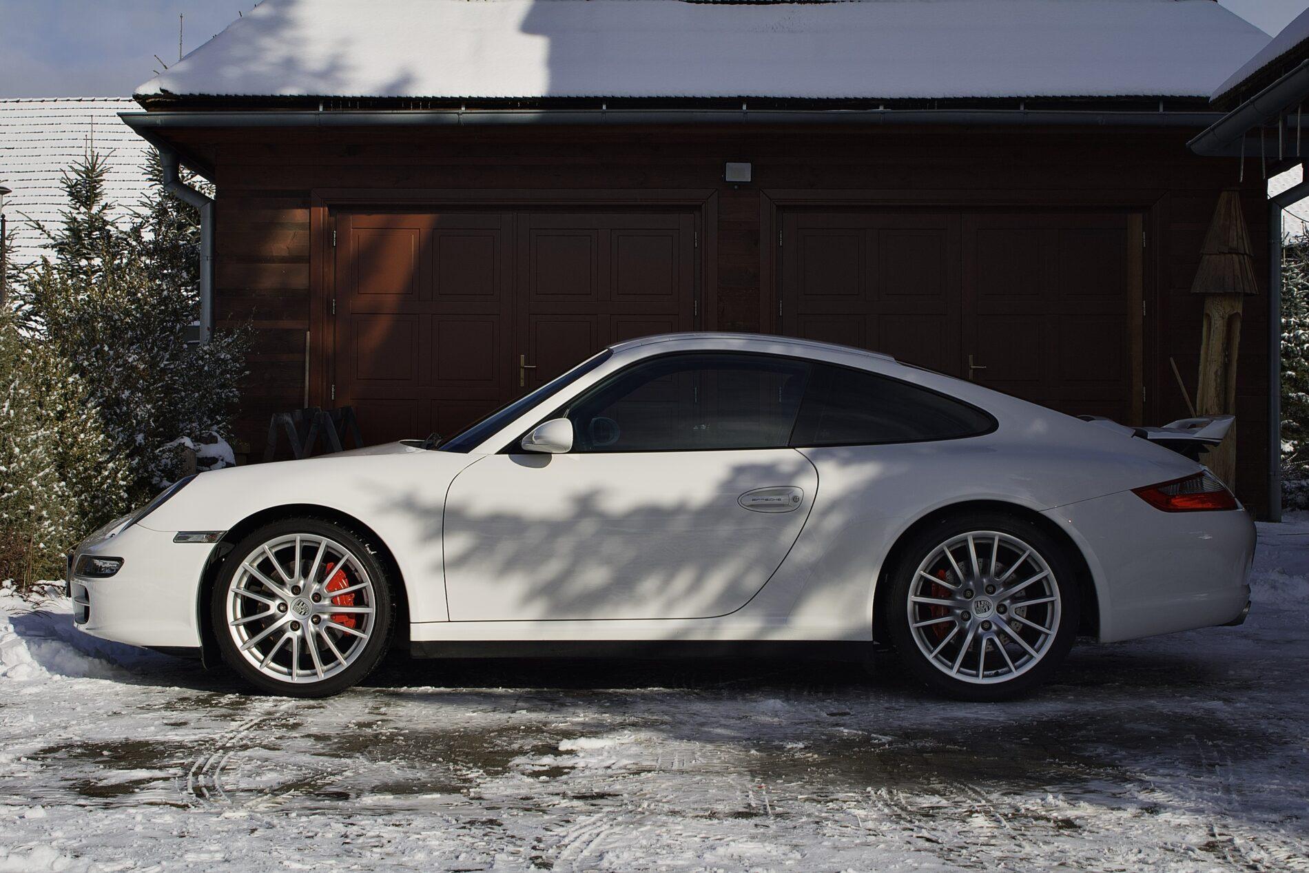 2008 Porsche 997 Carrera S, bílá kupé, 83 929 km