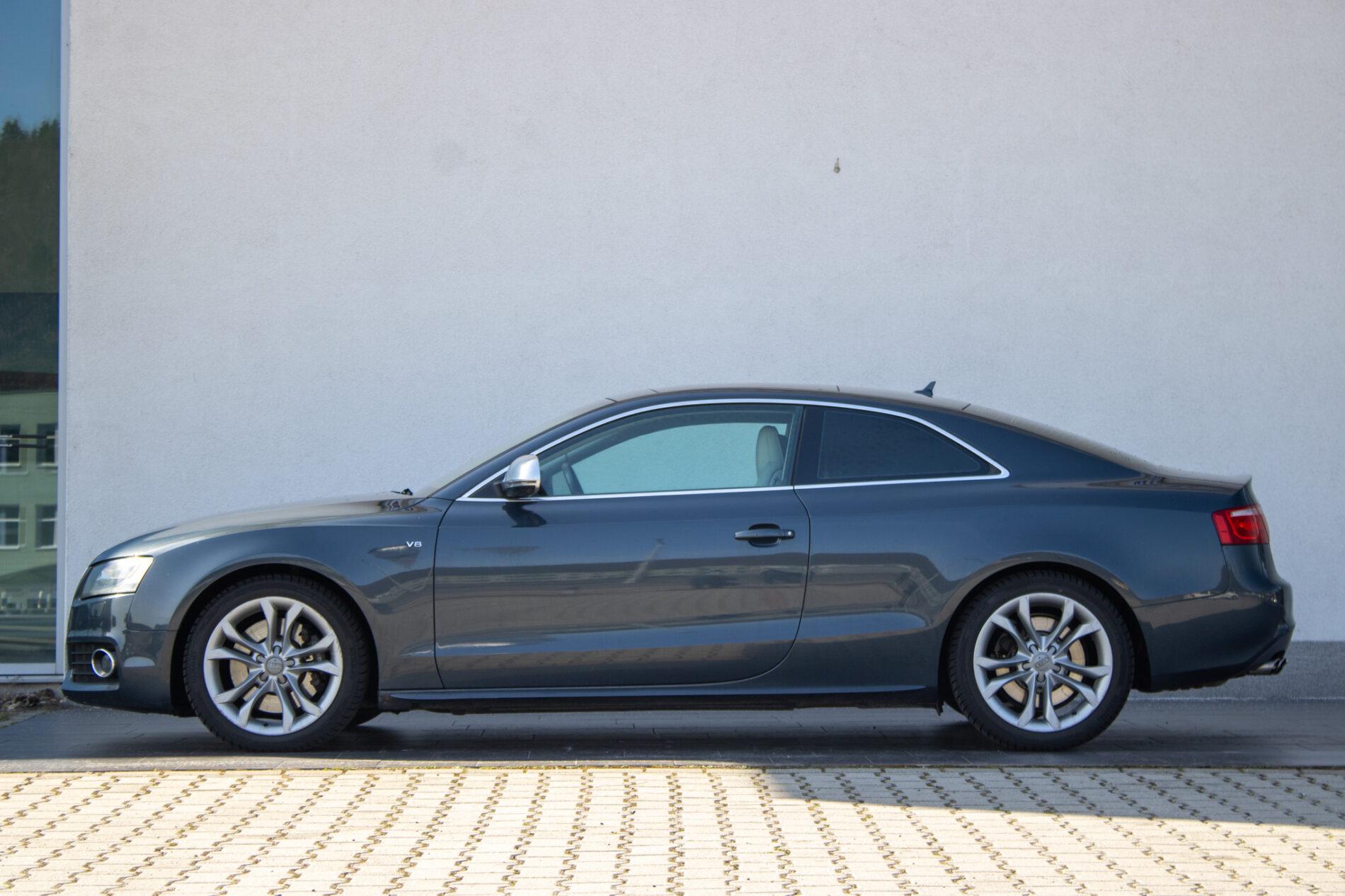 2008 AUDI S5, šedá kupé, 153 084 km