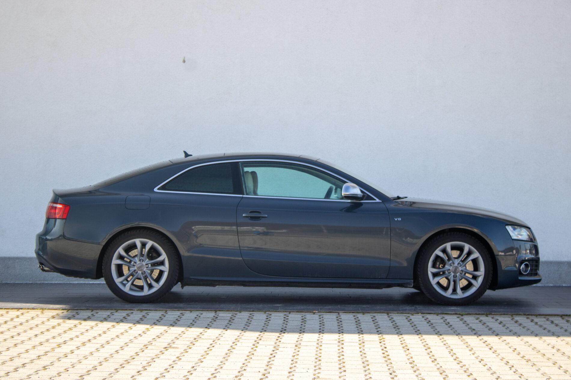 2008 AUDI S5, šedá kupé, 153 084 km