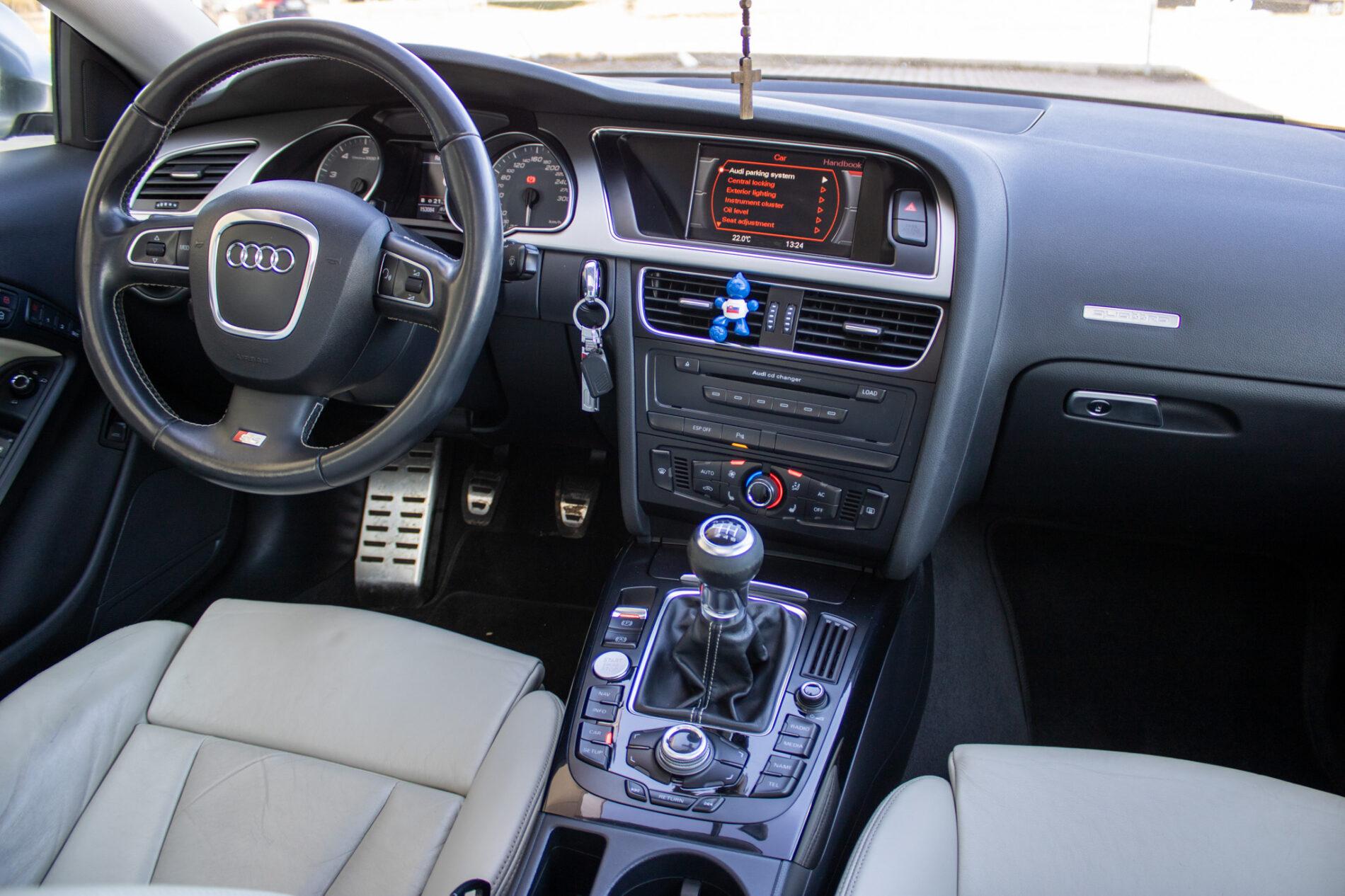 2008 AUDI S5, šedá kupé, 153 084 km