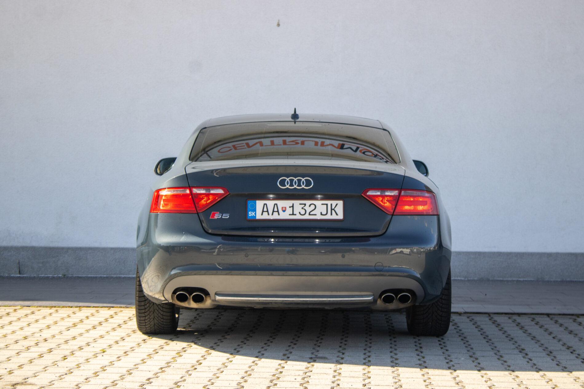 2008 AUDI S5, šedá kupé, 153 084 km
