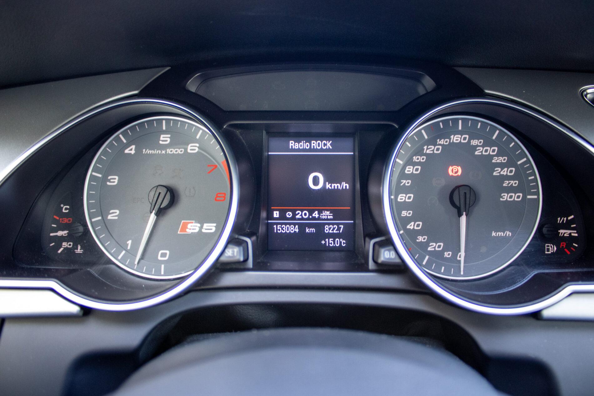 2008 AUDI S5, šedá kupé, 153 084 km