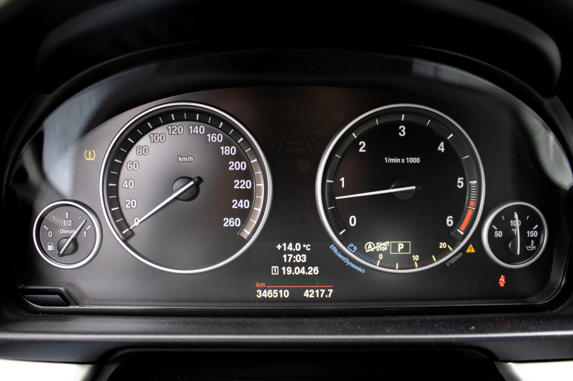 2014 BMW 530d, šedá kombi, 346 510 km