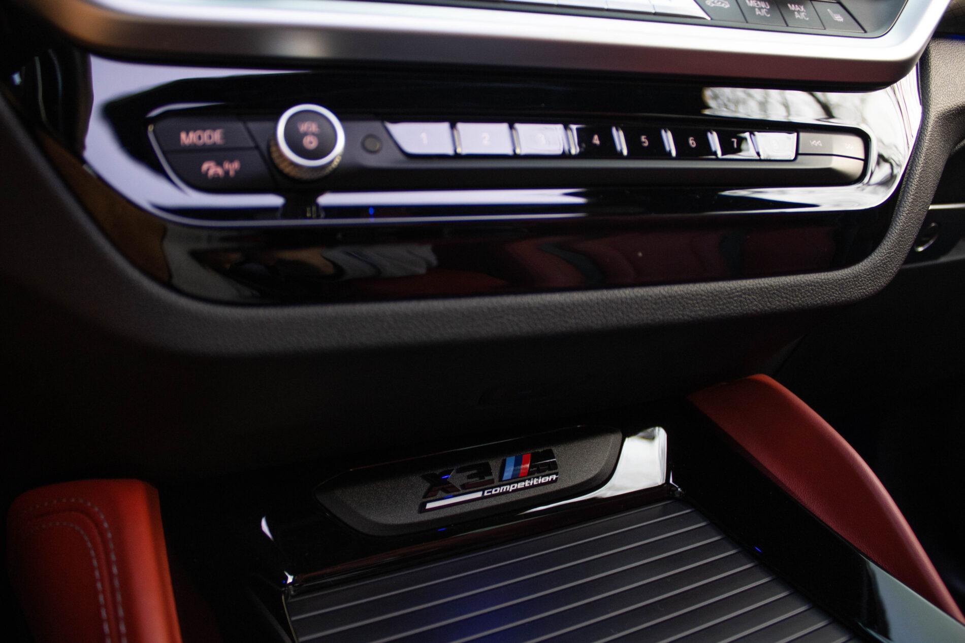 2022 BMW X3 M, šedá suv, 64 066 km