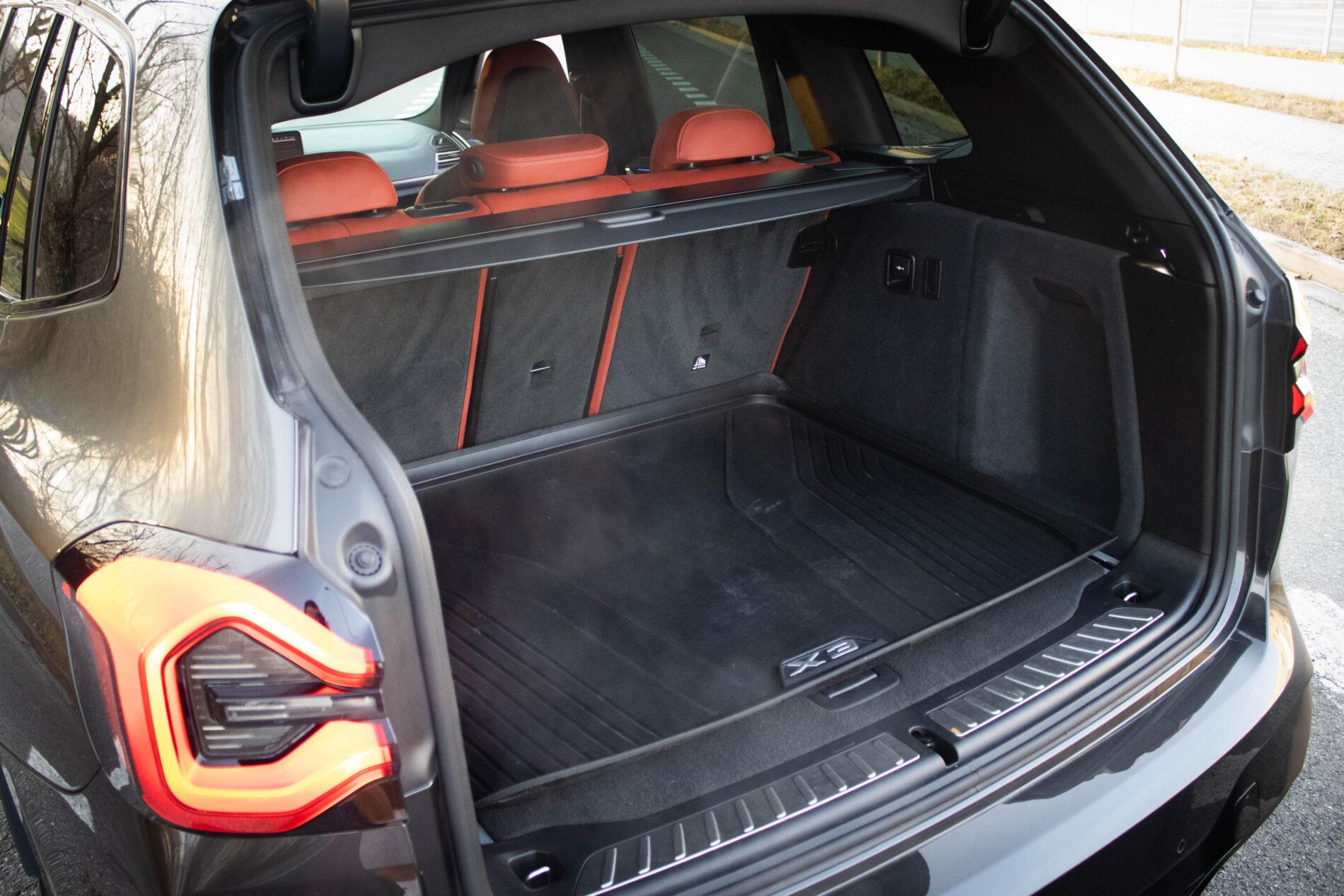 2022 BMW X3 M, šedá suv, 64 066 km