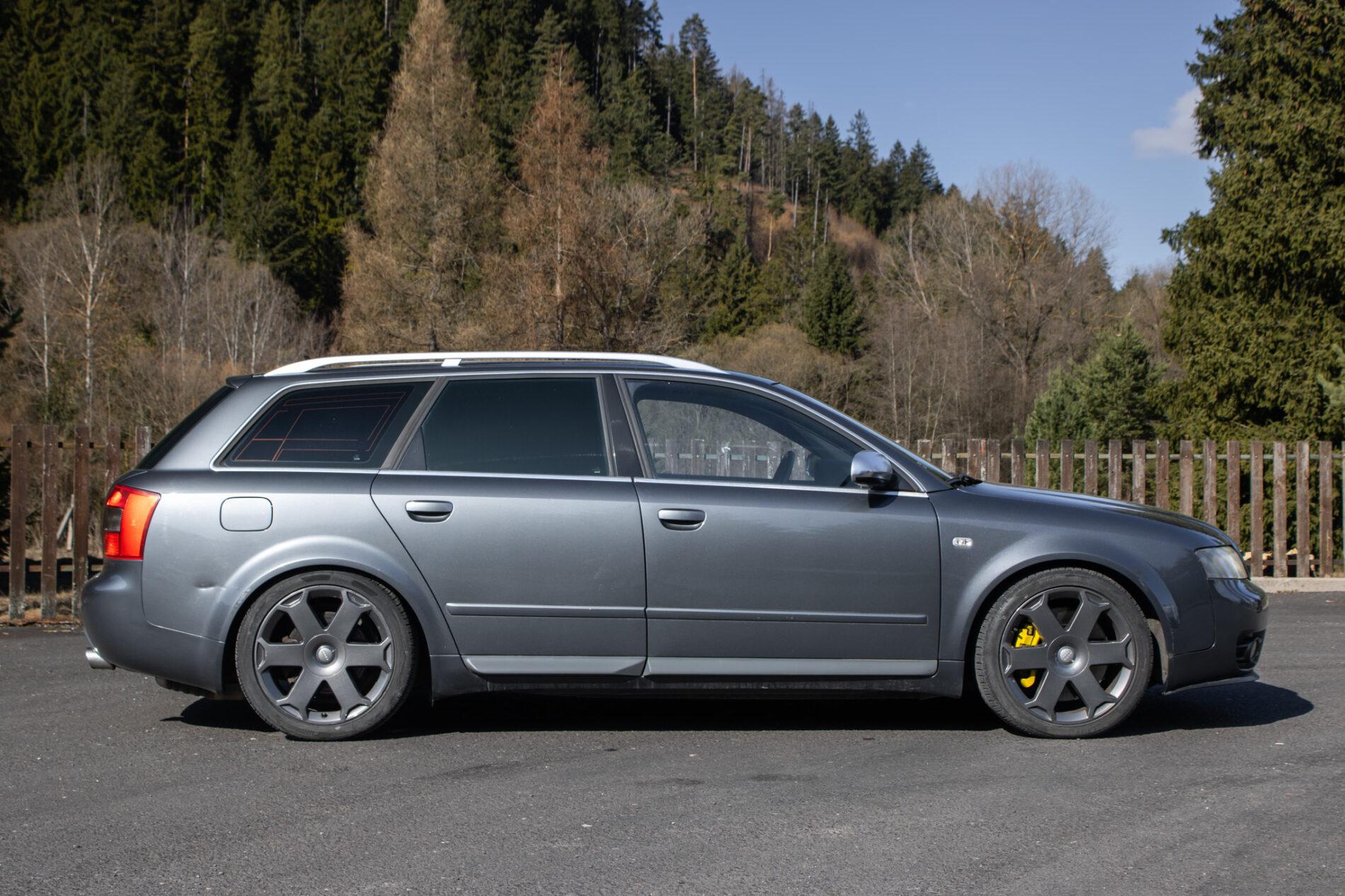 2004 AUDI S4, šedá kombi, 234 814 km
