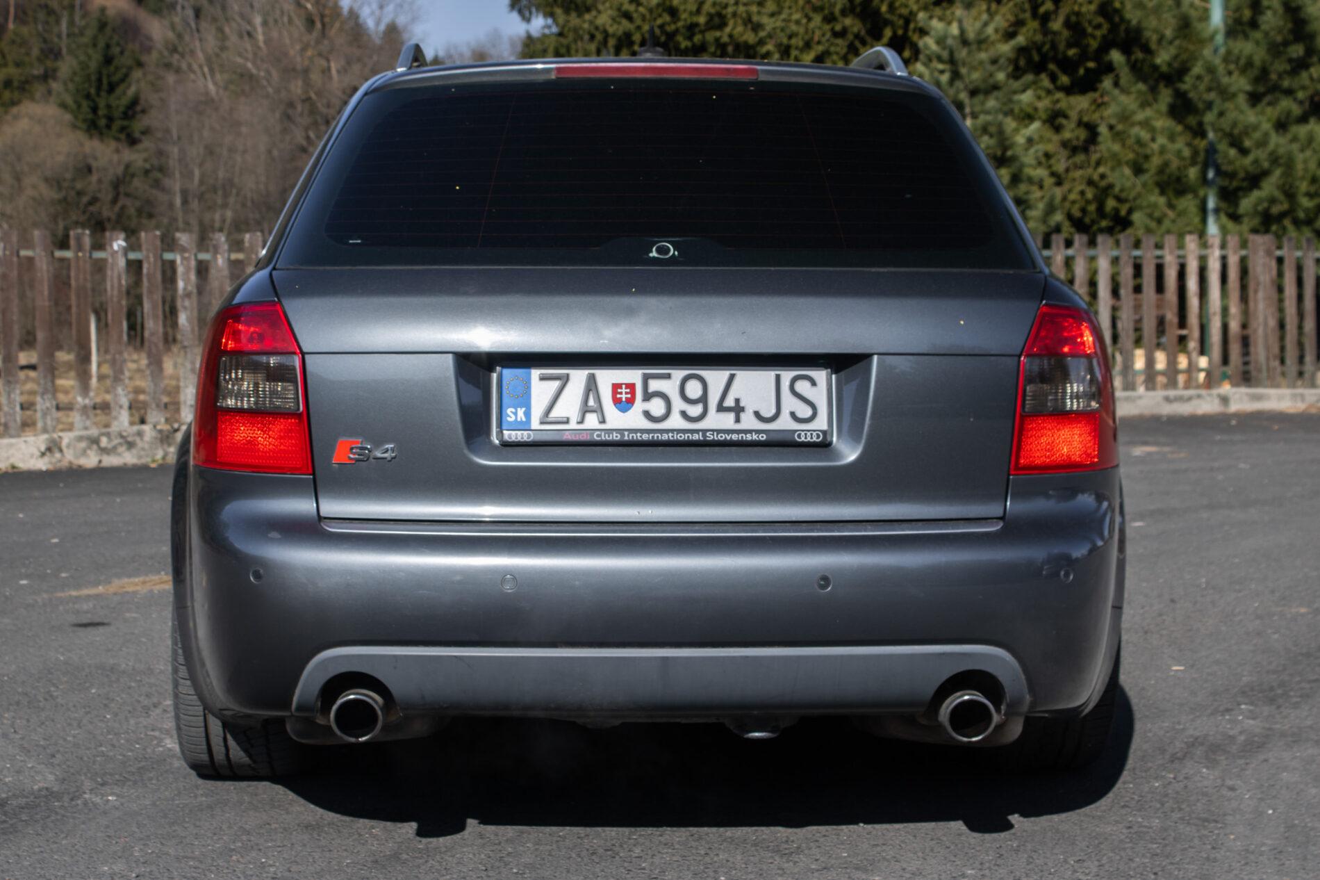 2004 AUDI S4, šedá kombi, 234 814 km