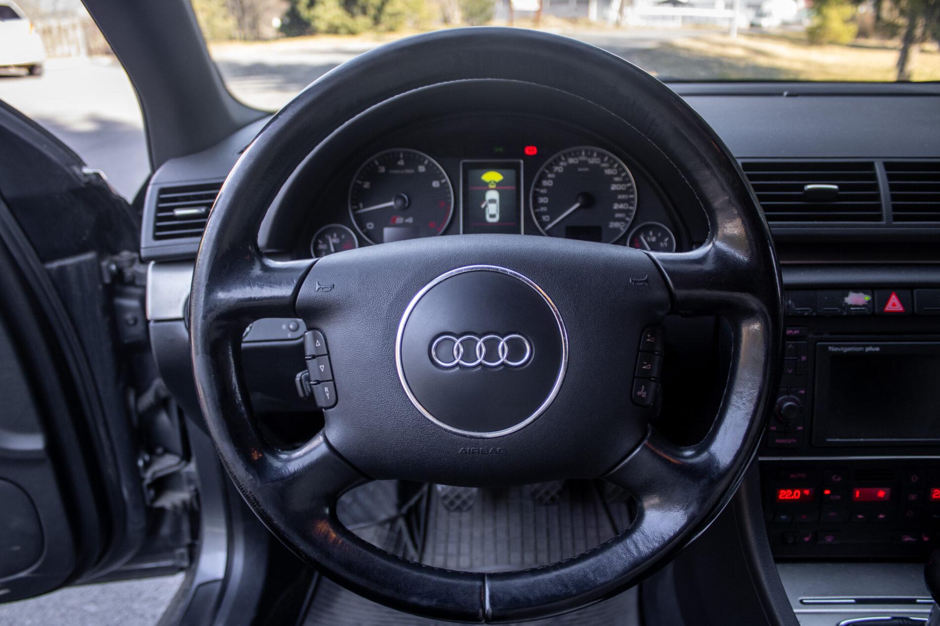 2004 AUDI S4, šedá kombi, 234 814 km