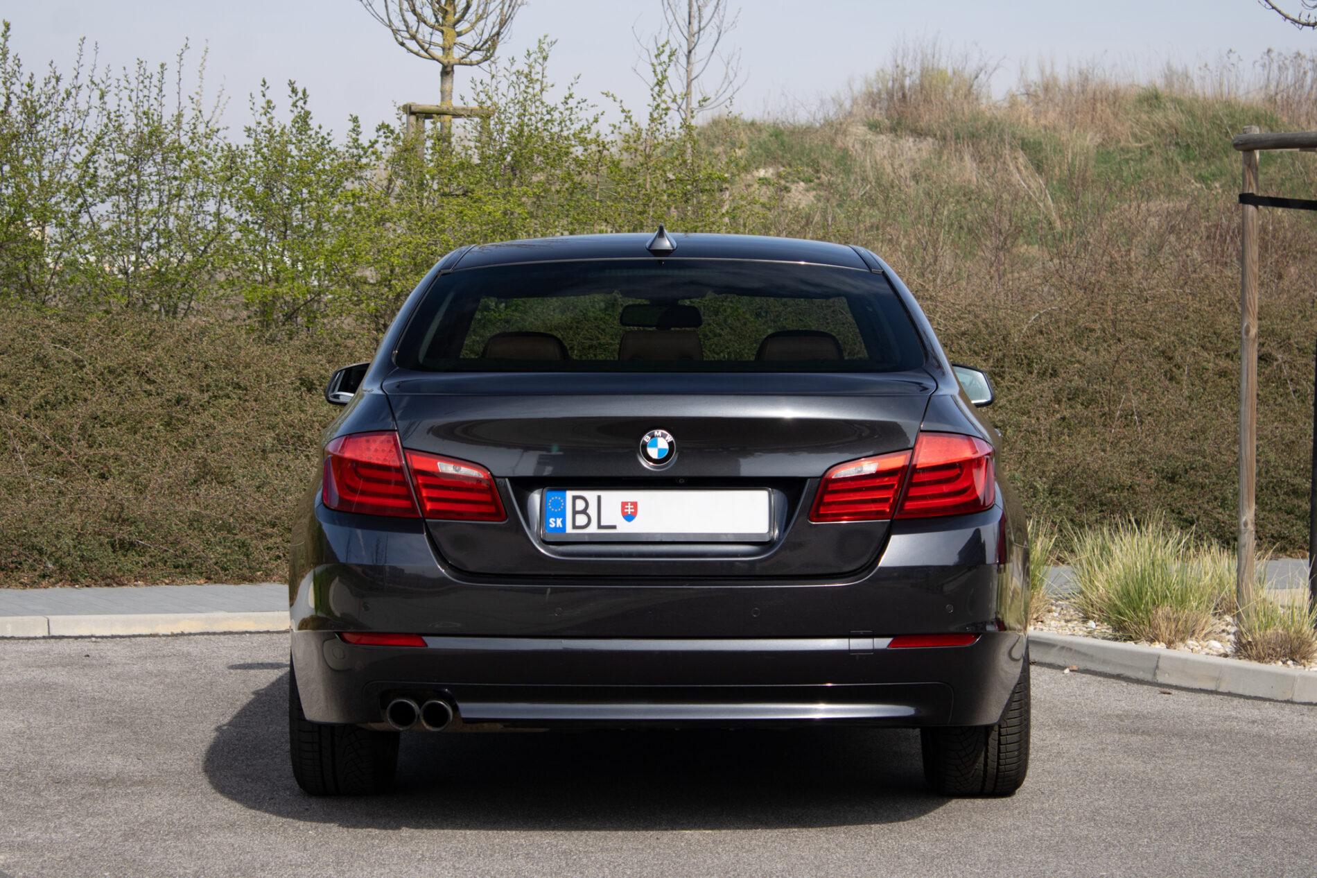 2013 BMW 528i, šedá sedan, 171 821 km