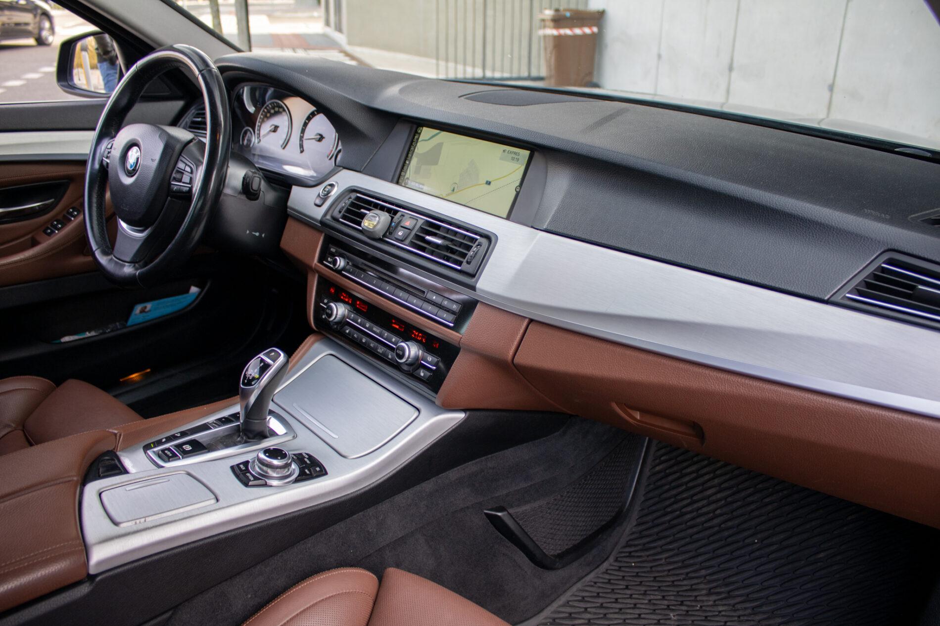 2013 BMW 528i, šedá sedan, 171 821 km
